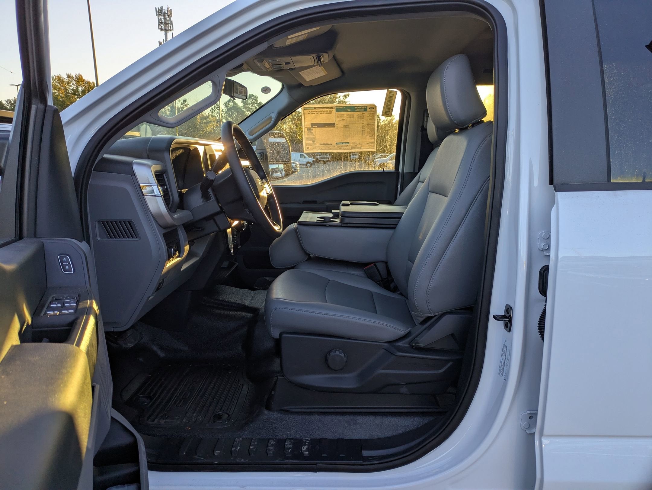 2025 Ford Super Duty F-550 DRW XL