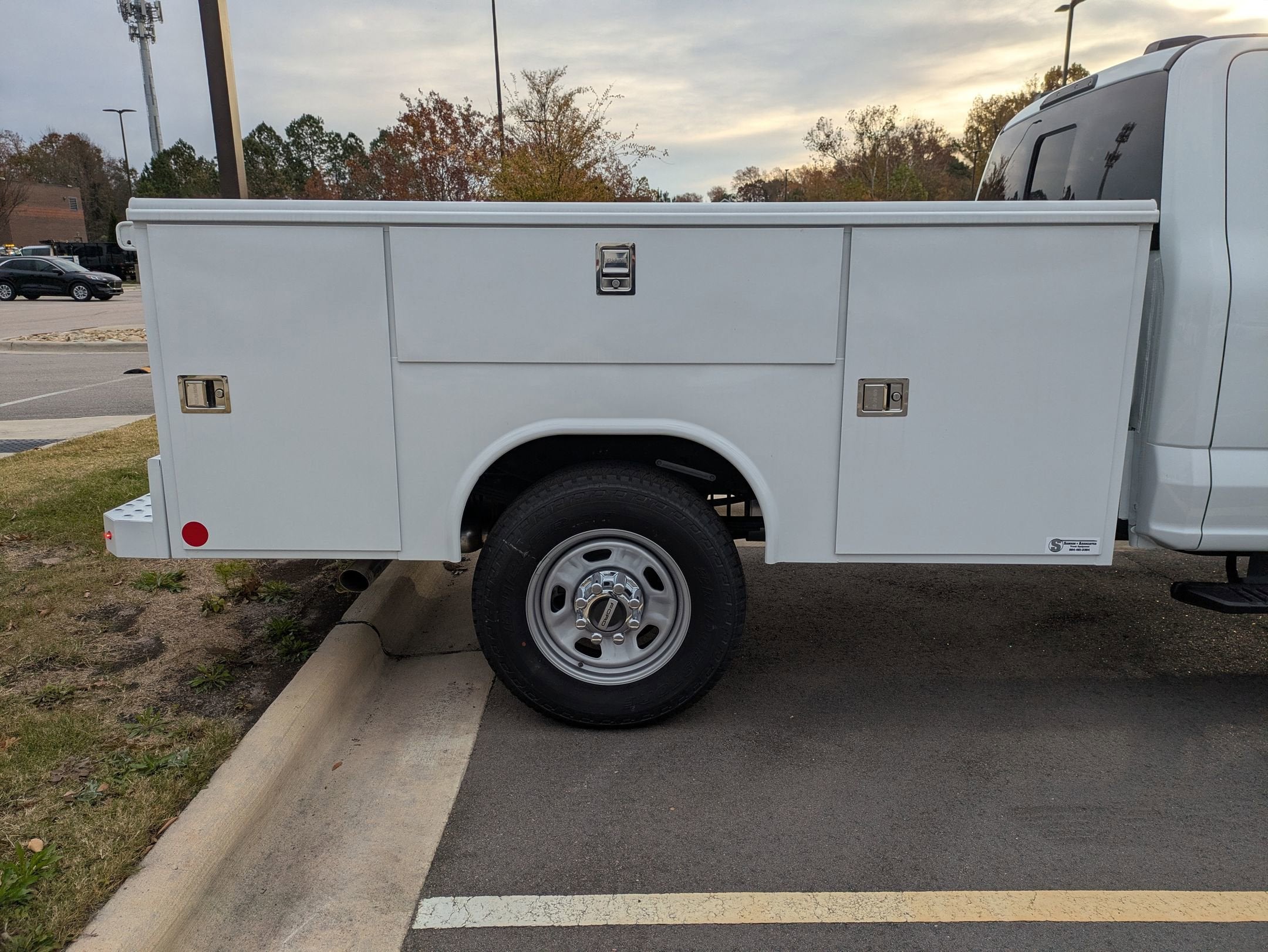 2025 Ford Super Duty F-350 SRW XL