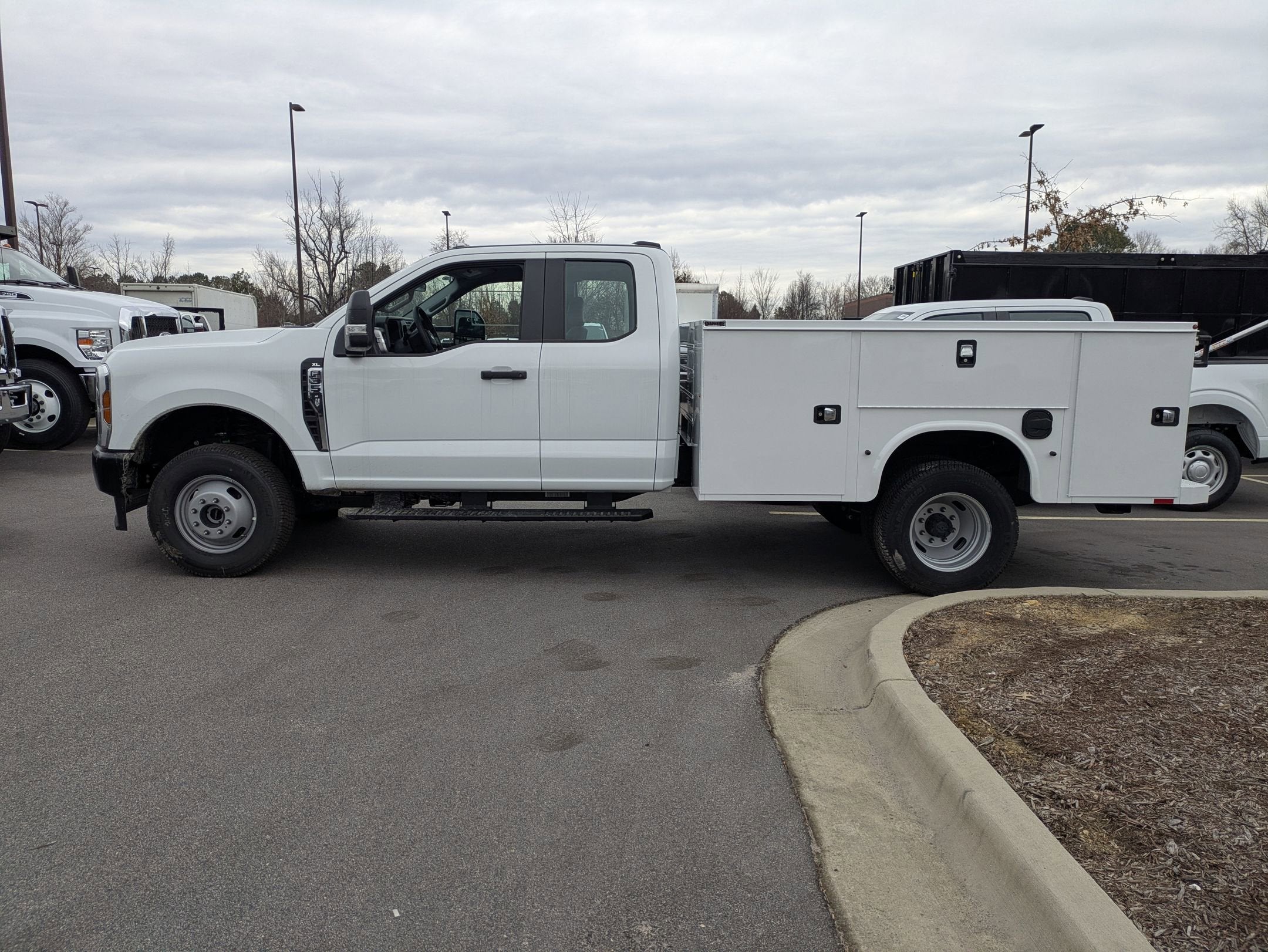 2025 Ford Super Duty F-350 DRW XL