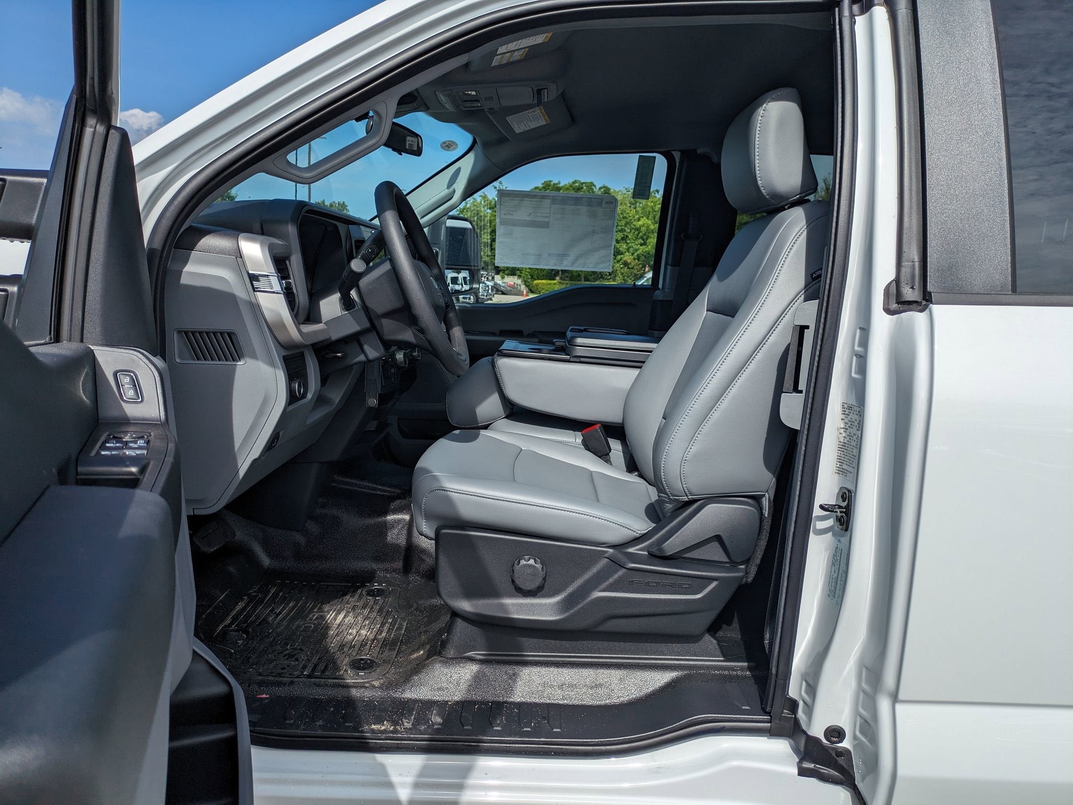 2025 Ford Super Duty F-350 DRW XL