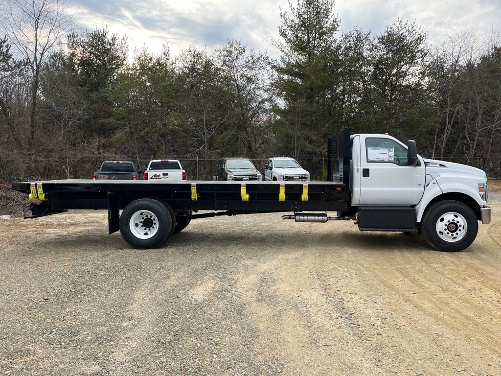 2025 Ford F-650SD Base