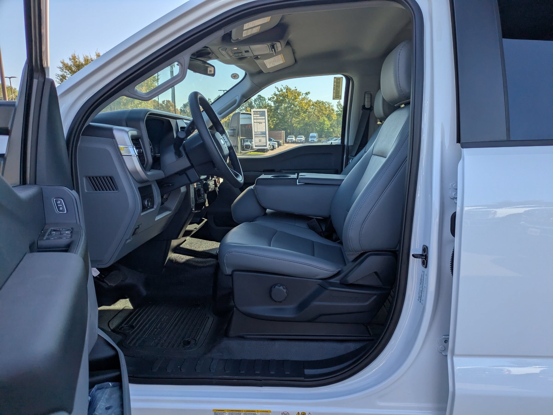 2027 Ford Super Duty F-550 DRW XL