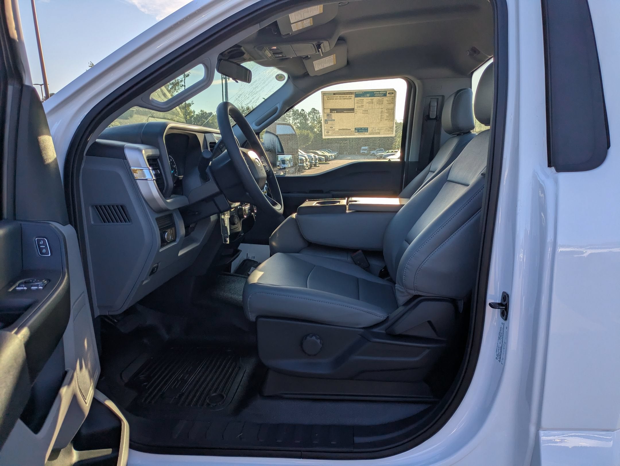 2026 Ford Super Duty F-550 DRW XL