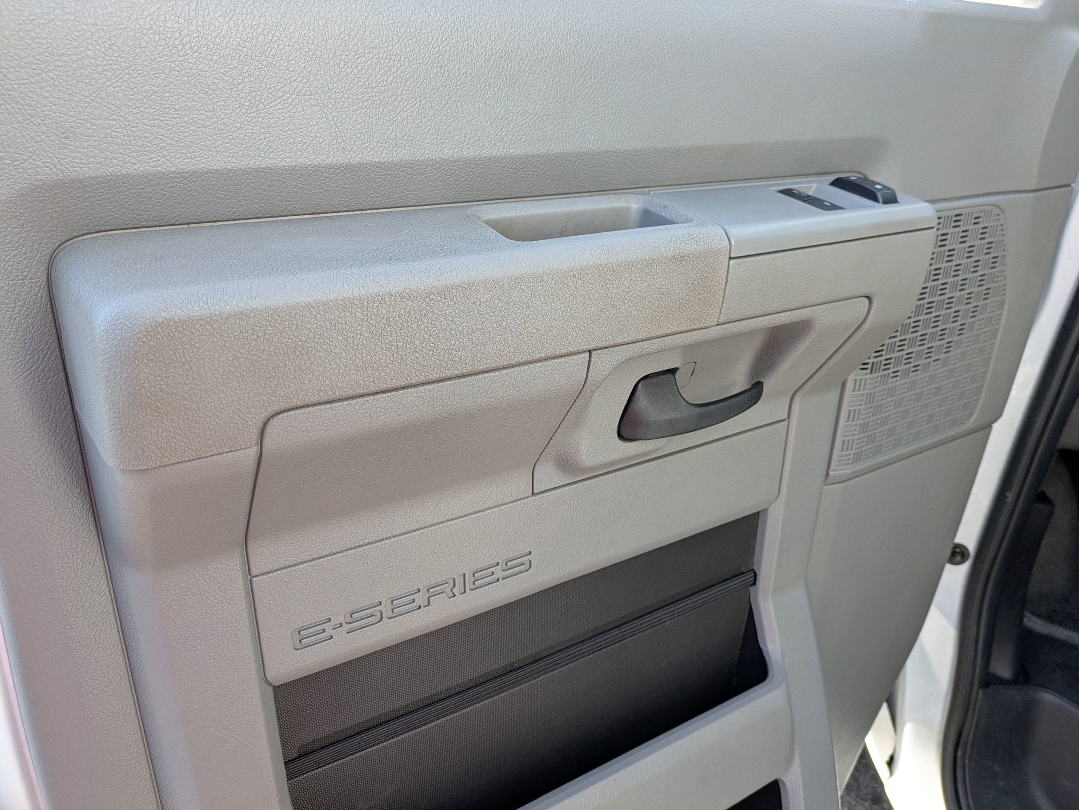 2021 Ford E-Series Cutaway Base