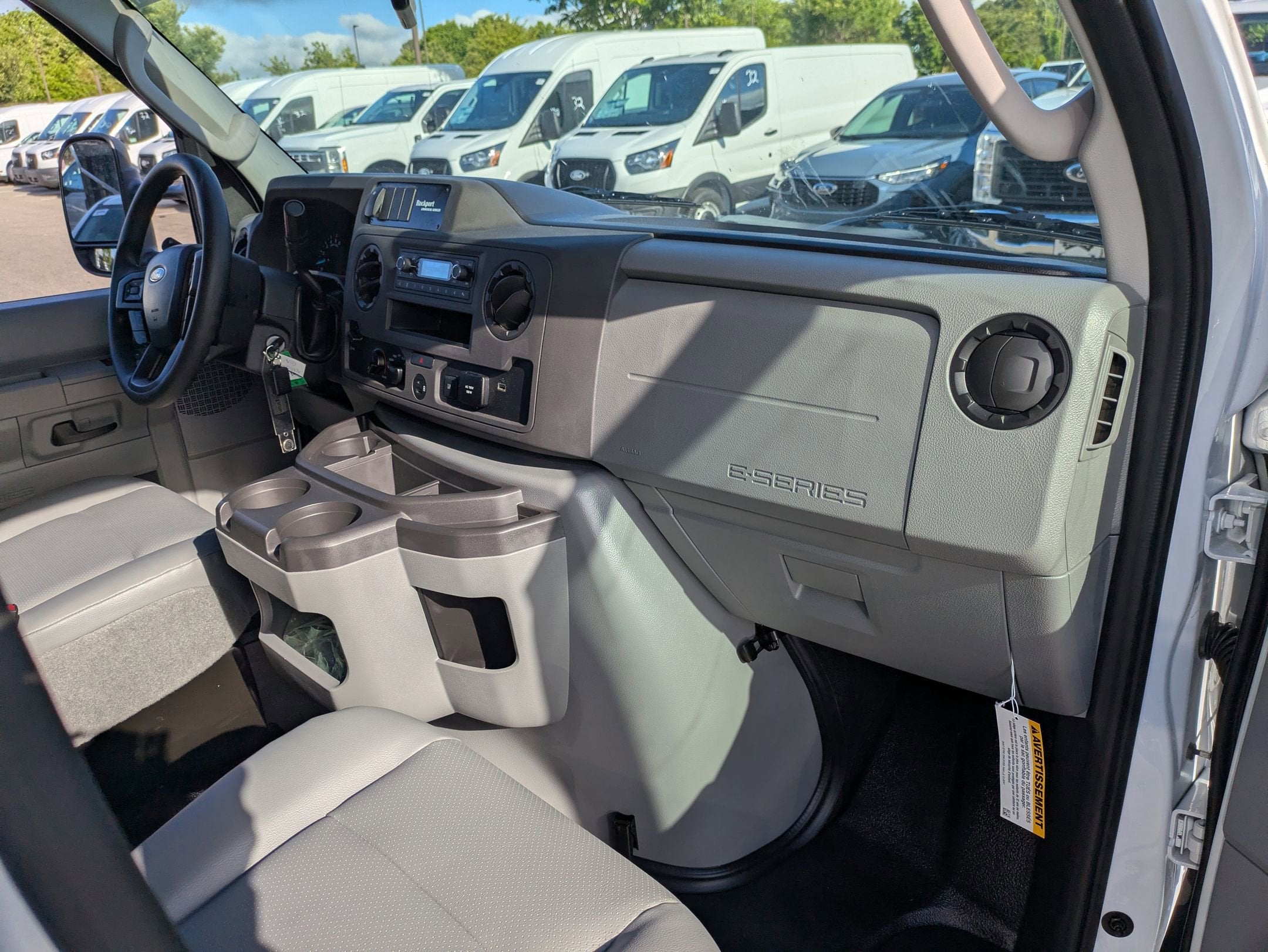 2027 Ford E-Series Cutaway Base