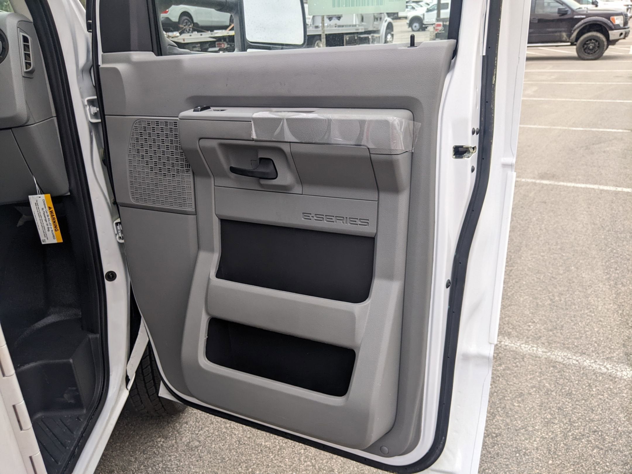 2025 Ford E-Series Cutaway E-350 SRW 138" WB