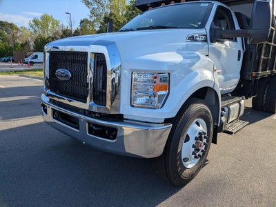2027 Ford F-750SD Base