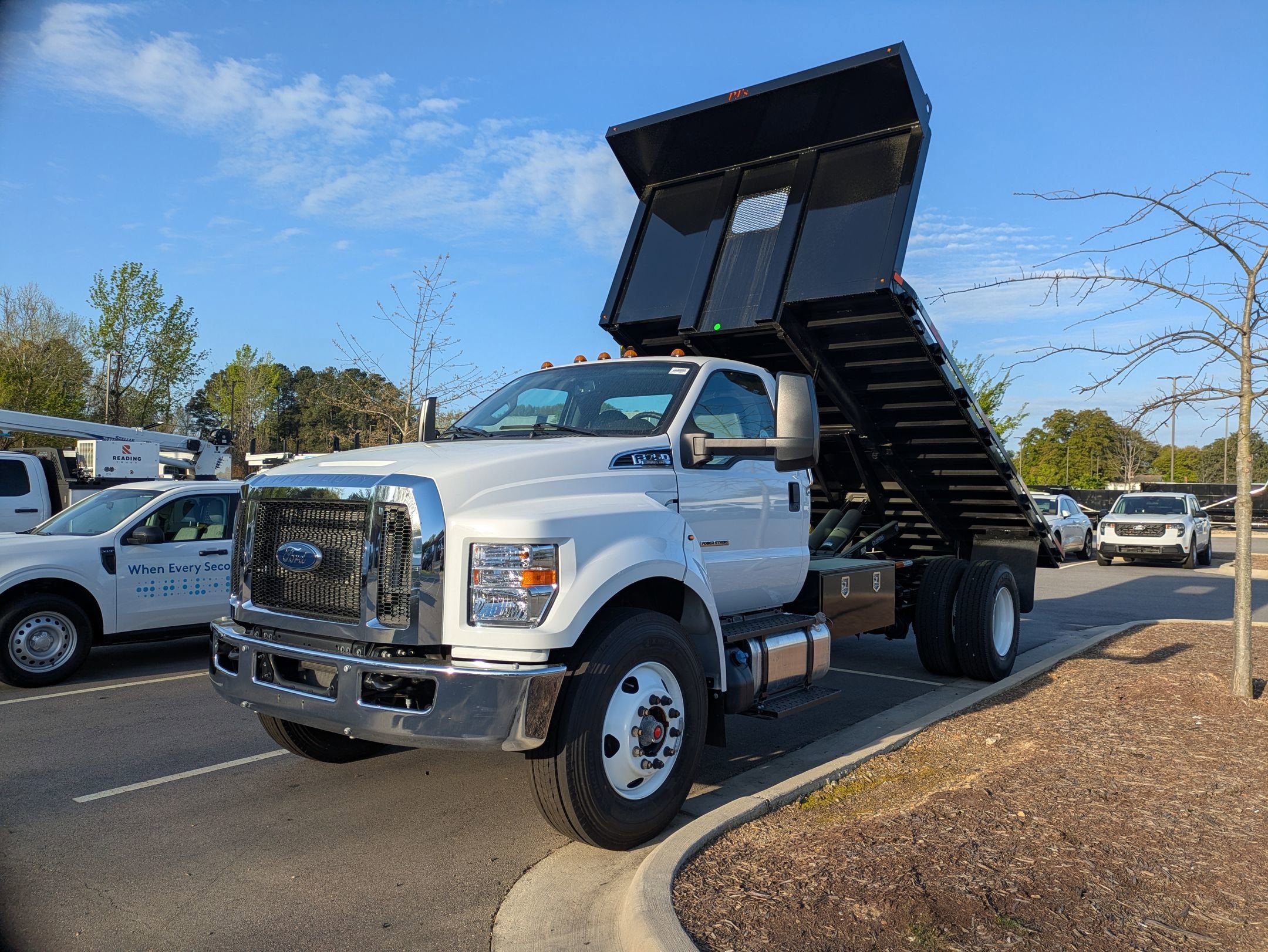 2027 Ford F-750SD Base
