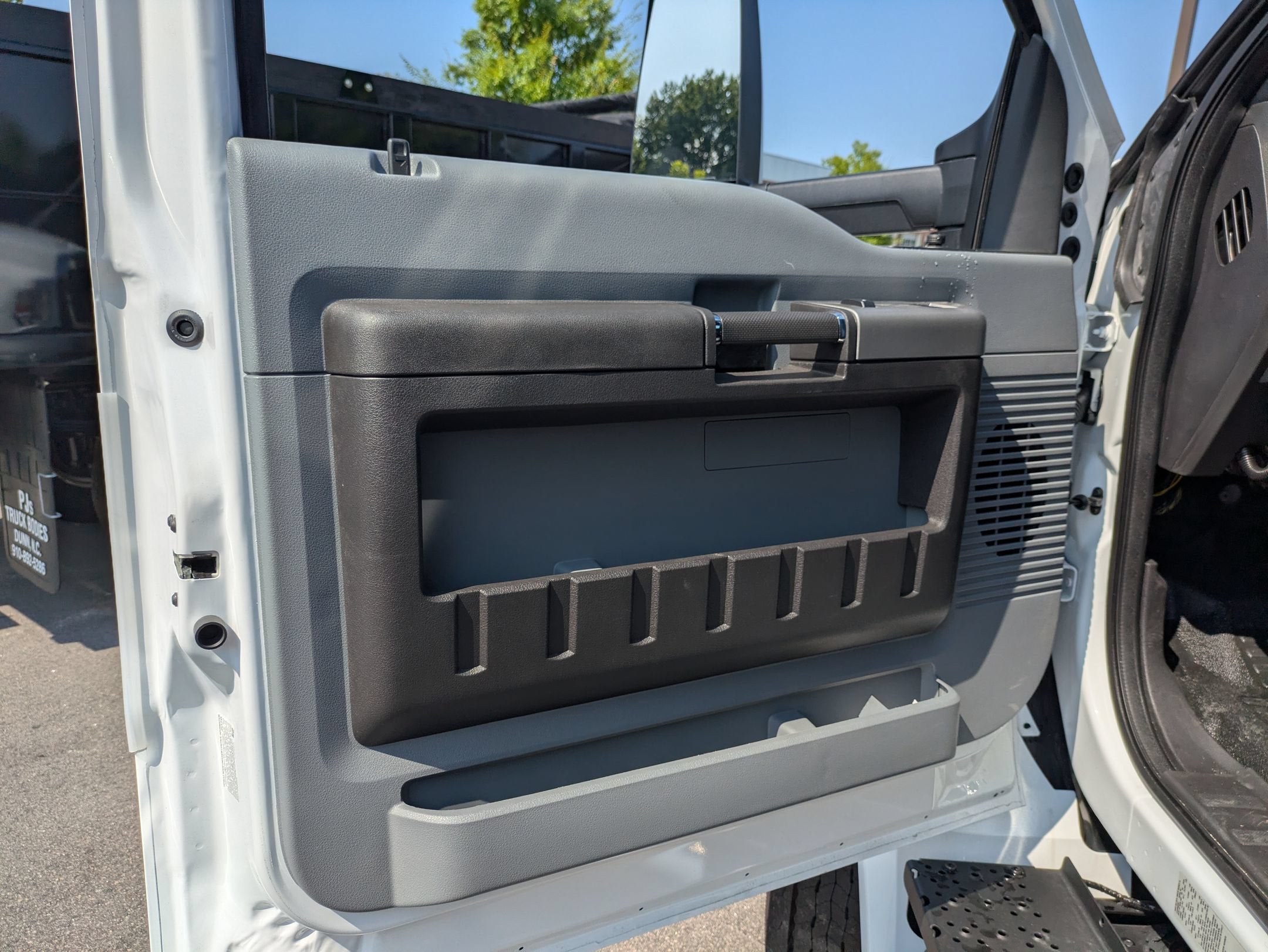 2027 Ford F-750SD Base