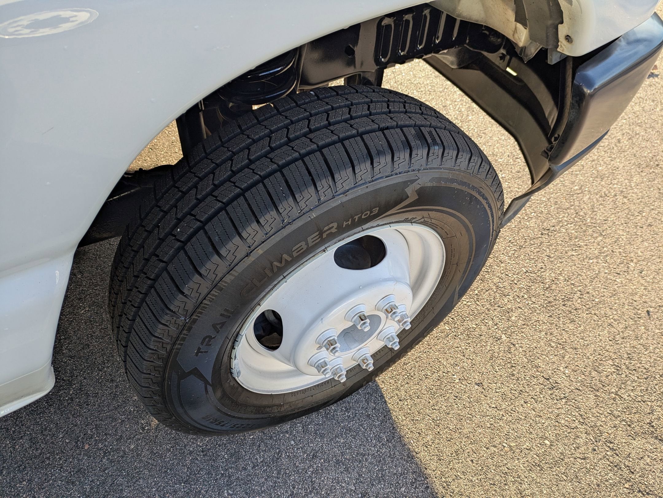 2024 Ford E-Series Cutaway Base