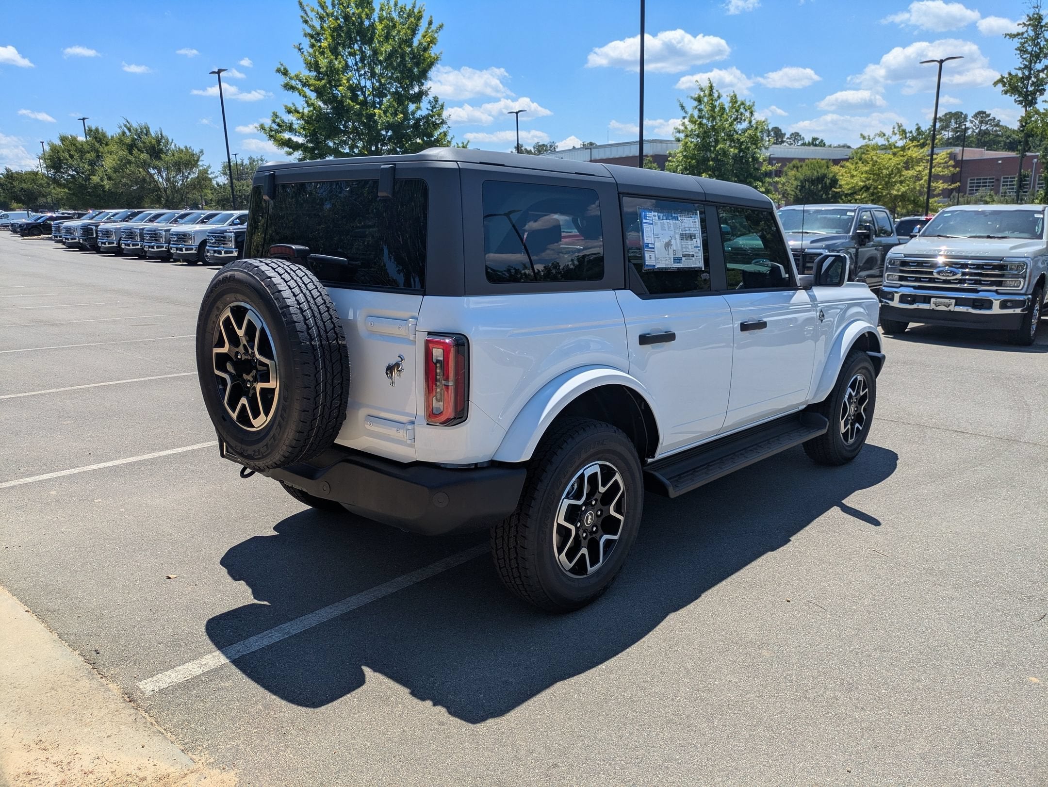 2026 Ford Bronco Outer Banks