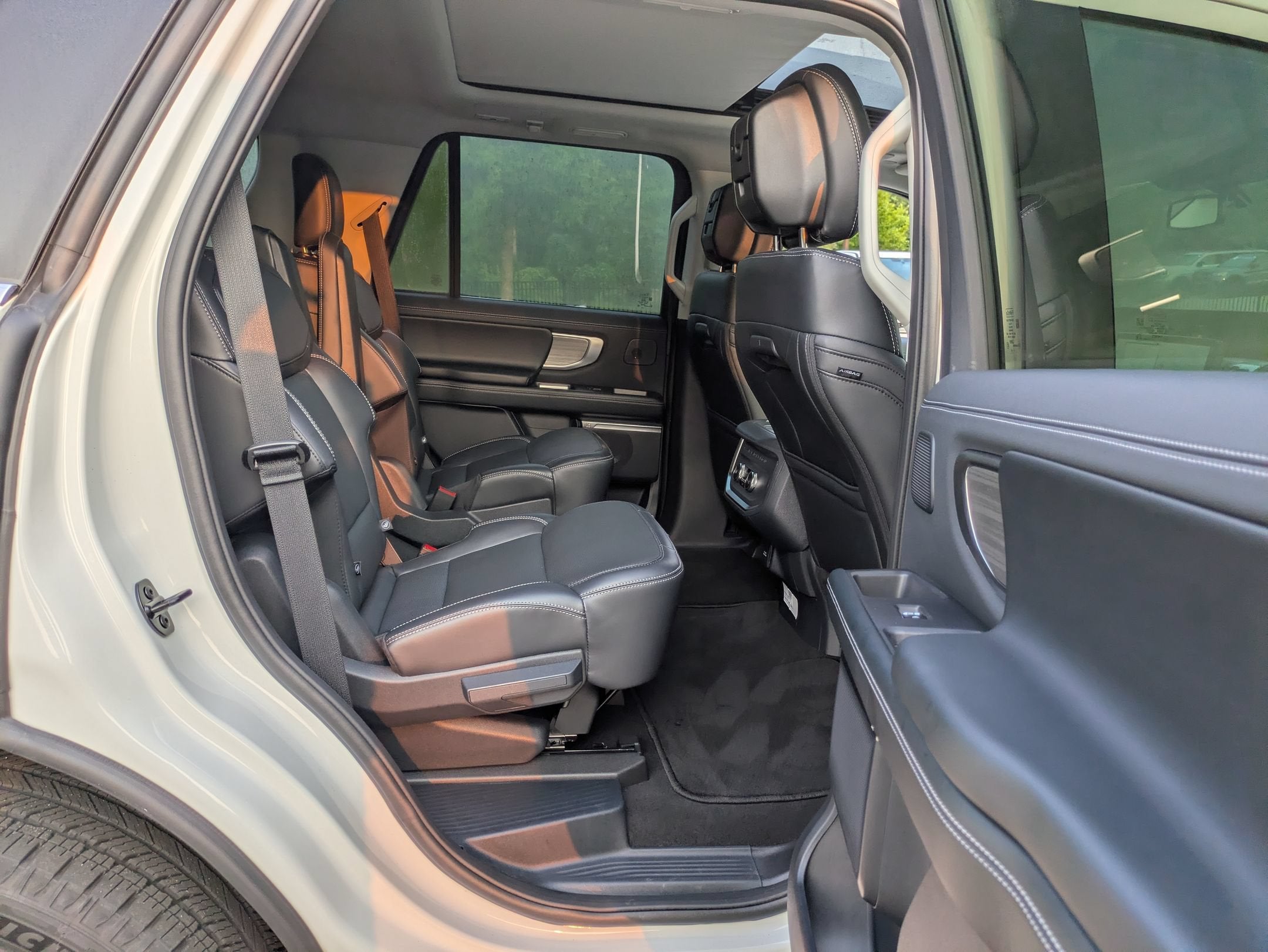 2026 Ford Expedition Platinum - Crossroads Courtesy Demo