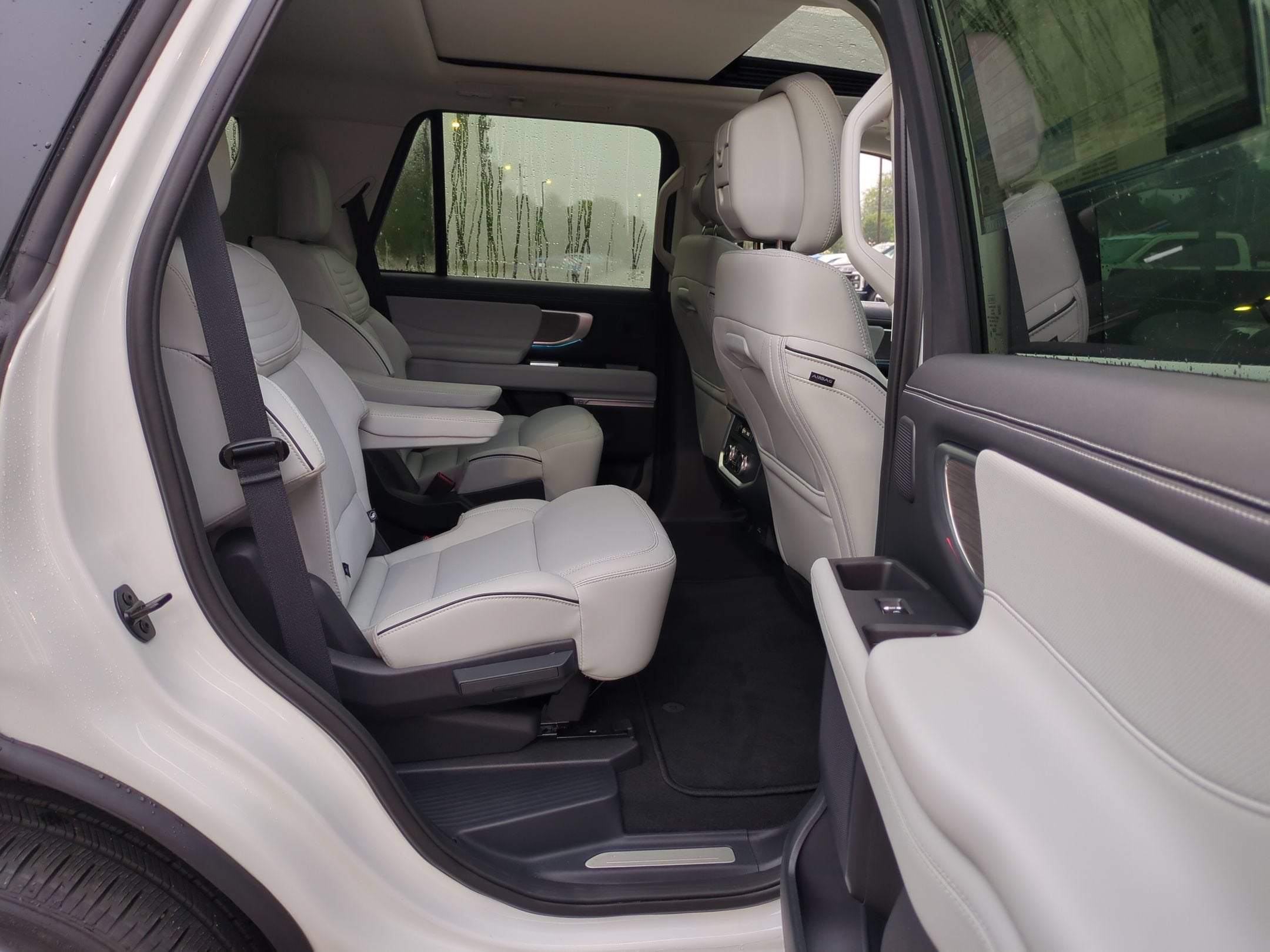 2026 Ford Expedition Platinum - Crossroads Courtesy Demo