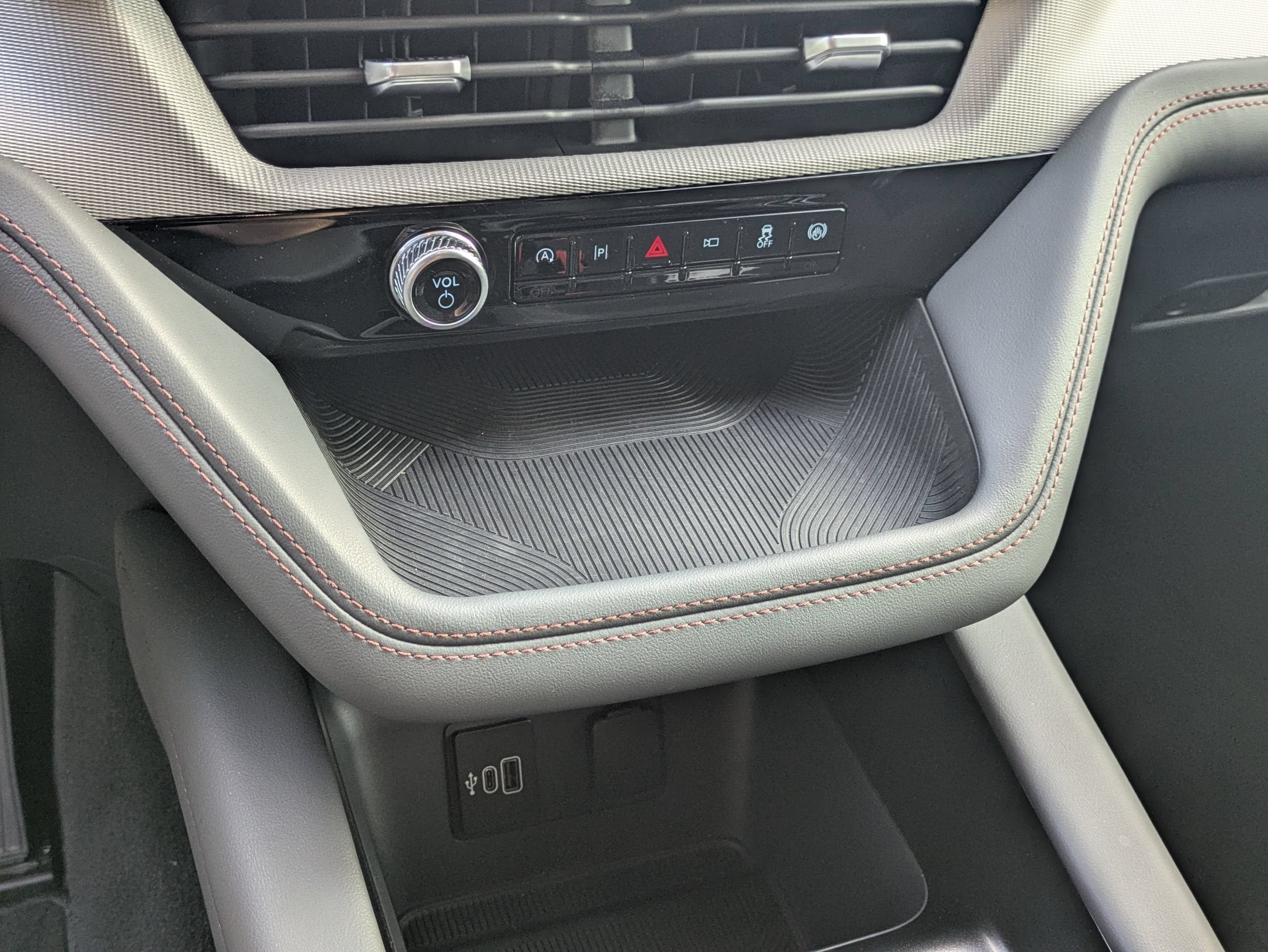 2026 Ford Explorer Active - Crossroads Courtesy Demo