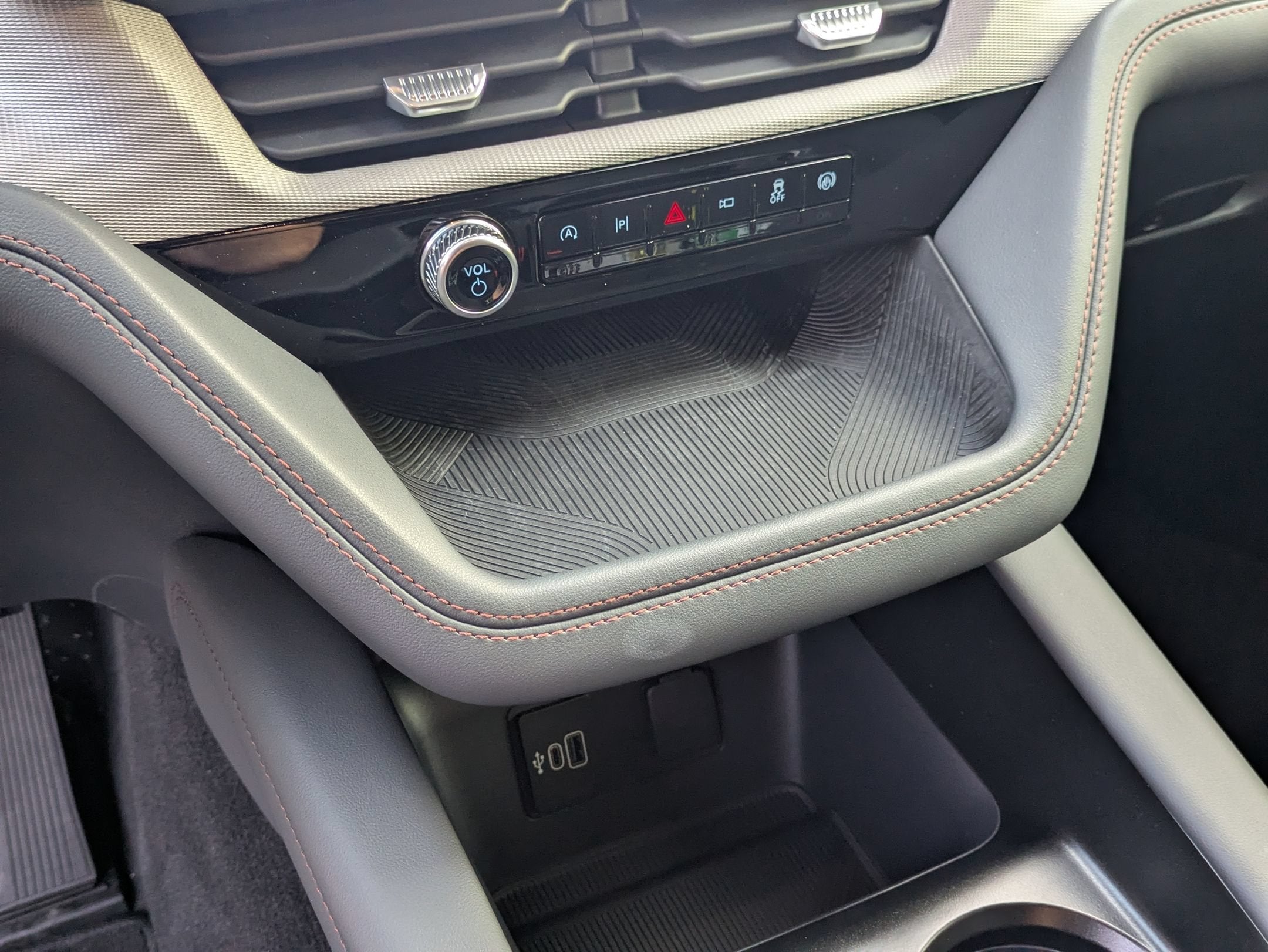 2026 Ford Explorer Active - Crossroads Courtesy Demo