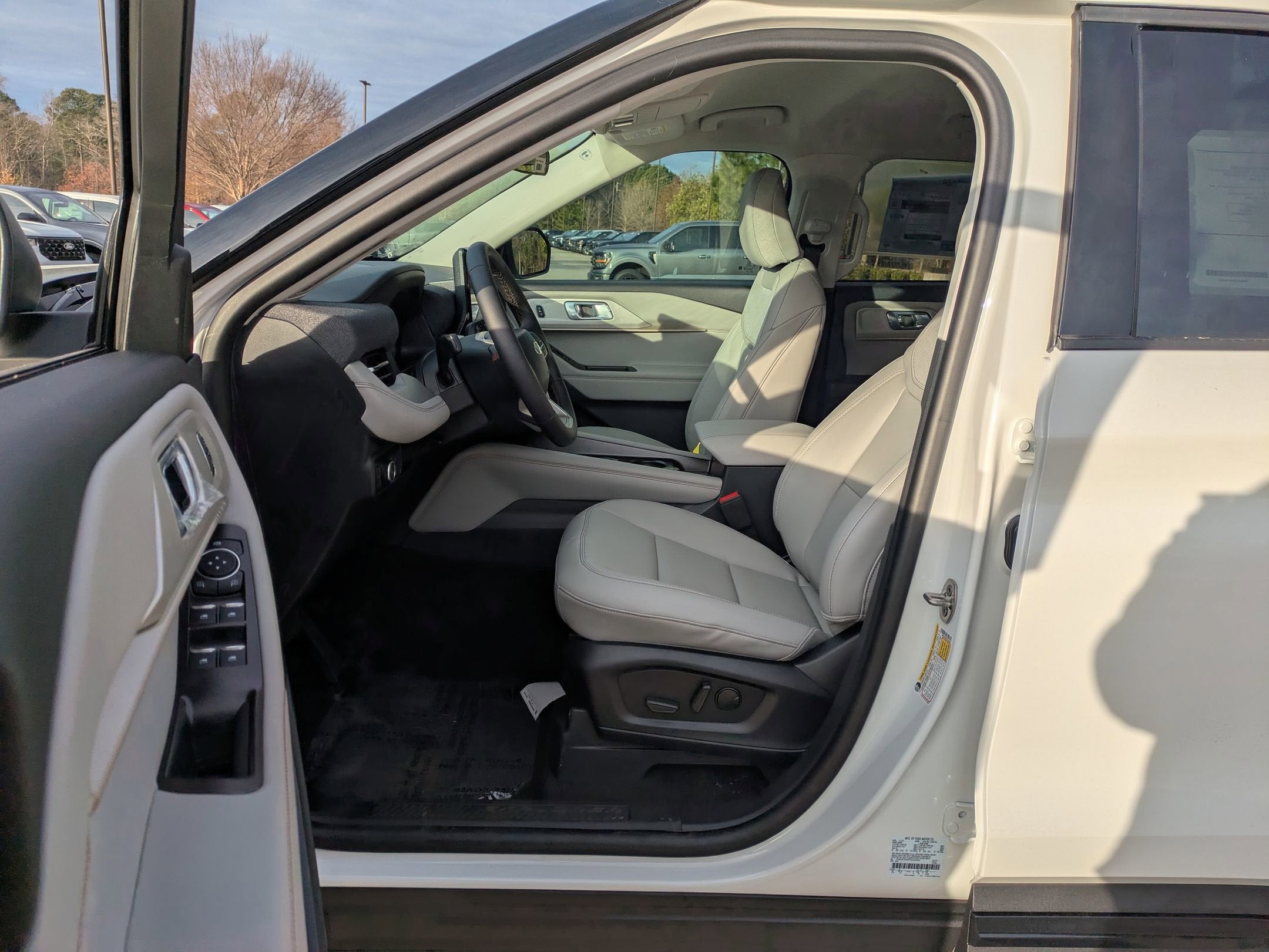 2026 Ford Explorer Active w/200A Pkg
