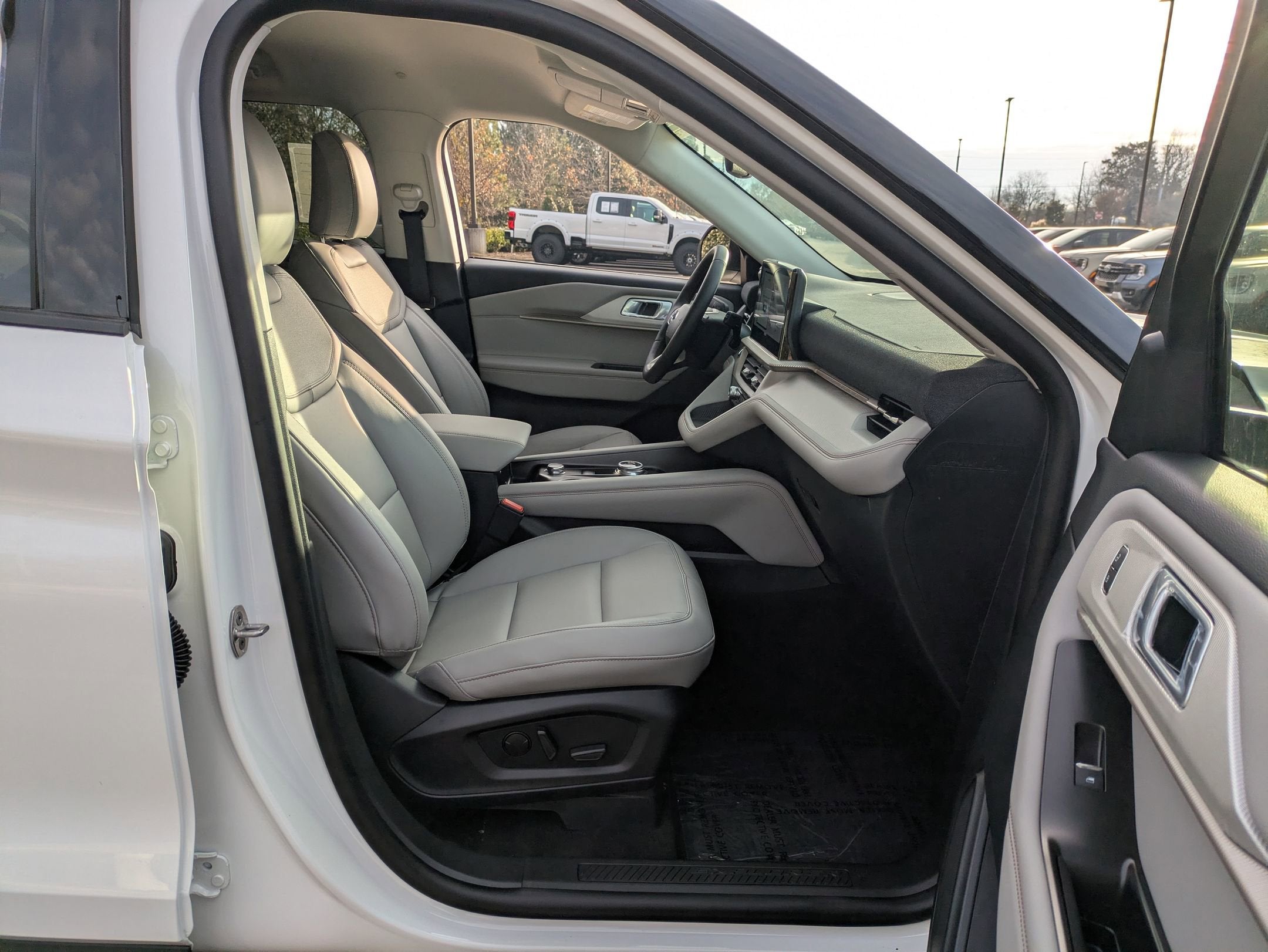 2026 Ford Explorer Active w/200A Pkg