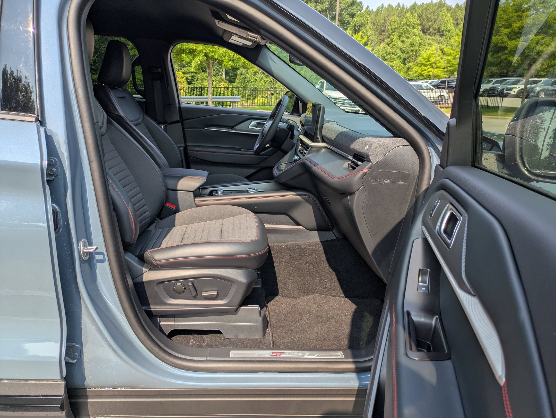 2026 Ford Explorer ST-Line - Crossroads Courtesy Demo