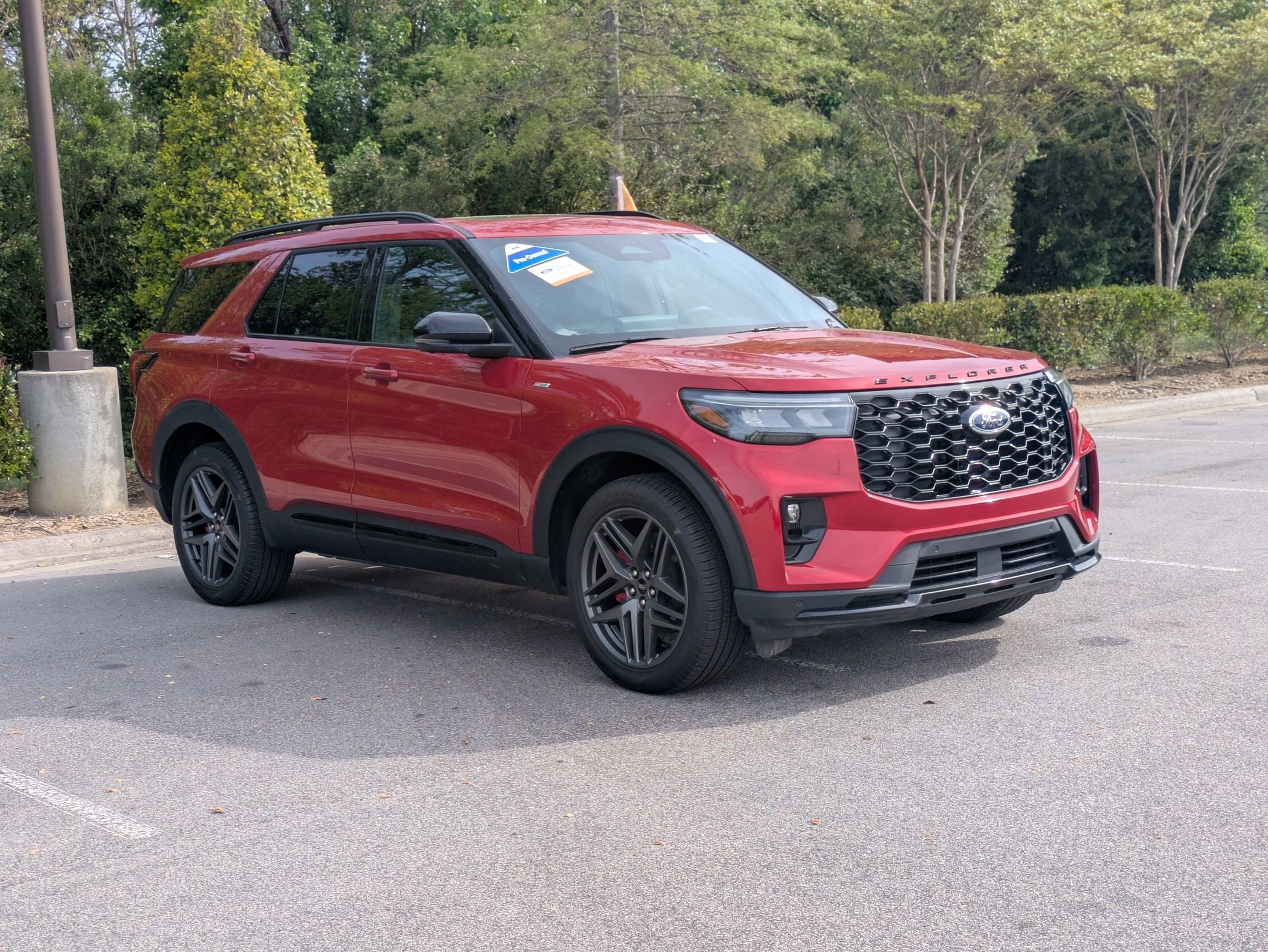 2025 Ford Explorer ST-Line