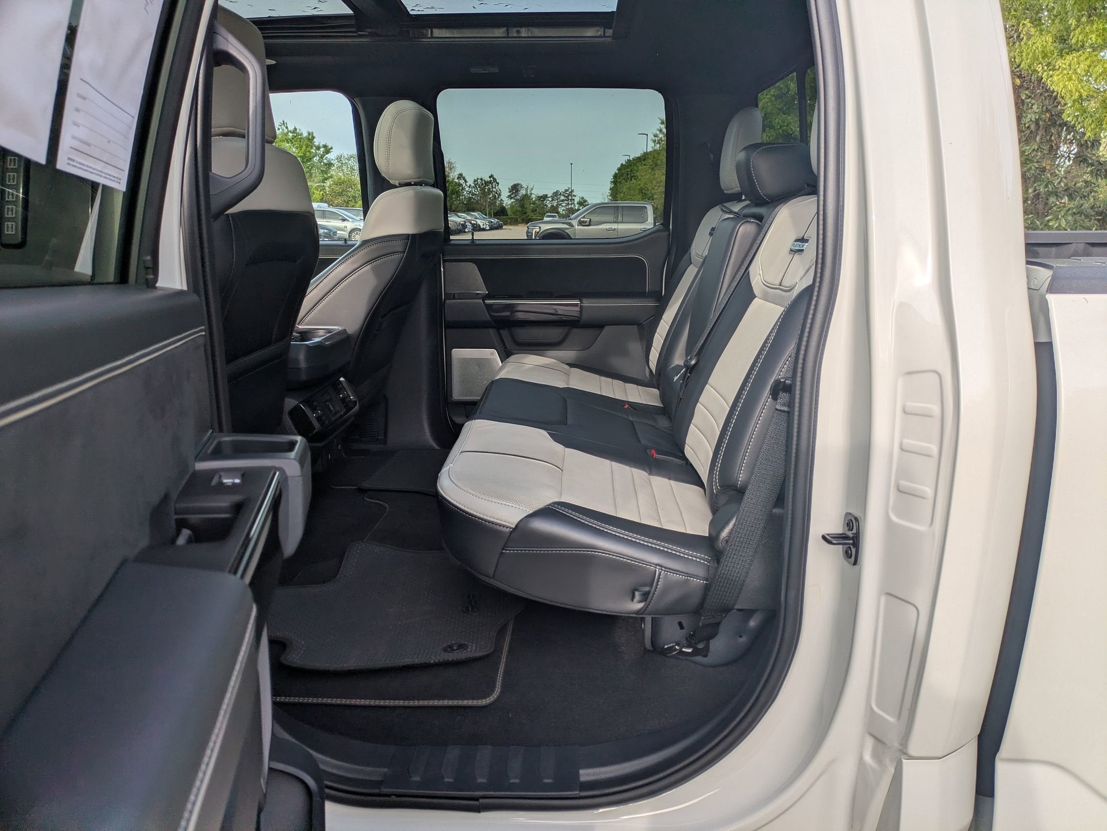 2024 Ford F-150 Lightning Platinum