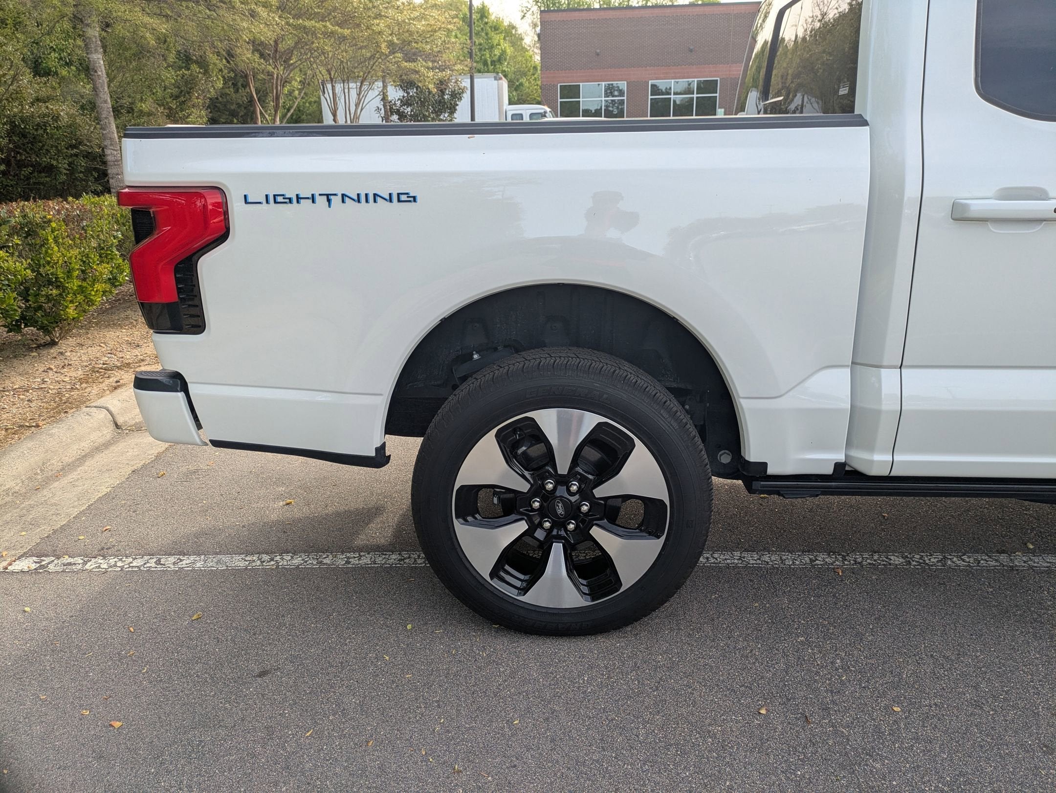 2024 Ford F-150 Lightning Platinum