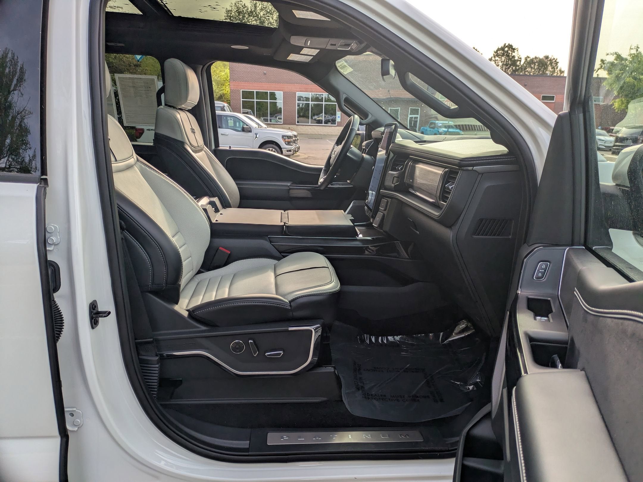 2024 Ford F-150 Lightning Platinum