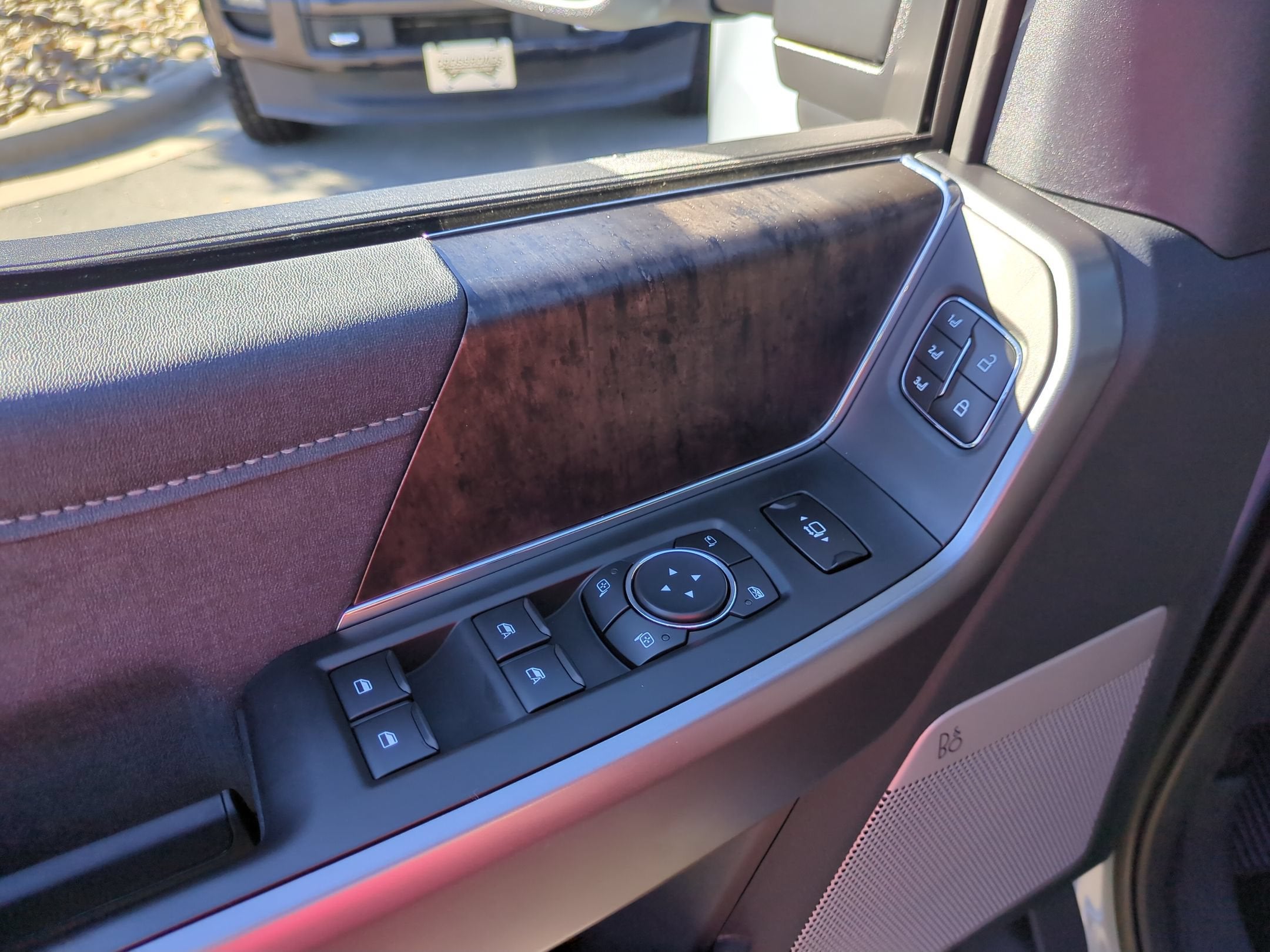 2027 Ford Super Duty F-250 SRW LARIAT