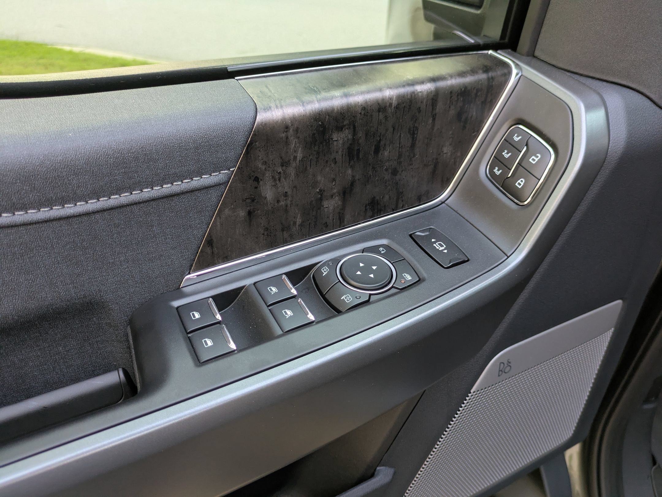 2026 Ford Super Duty F-250 SRW CUSTOM LARIAT LEVEL KIT WHEELS TIRES POWER BOARDS