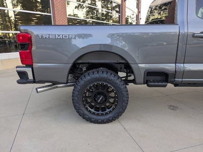 2026 Ford Super Duty F-250 SRW CUSTOM LARIAT LEVEL KIT WHEELS TIRES POWER BOARDS