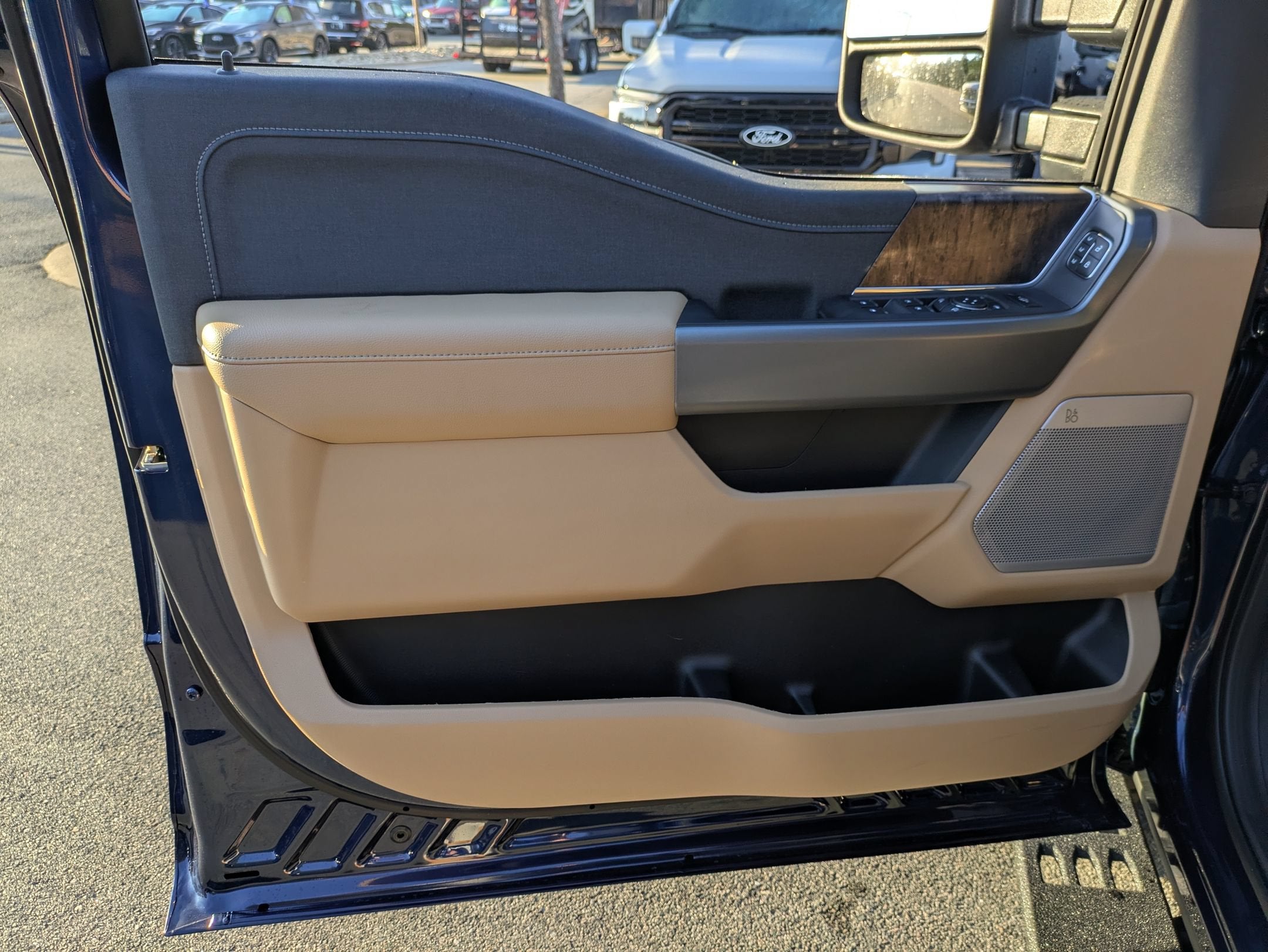 2027 Ford Super Duty F-250 SRW LARIAT
