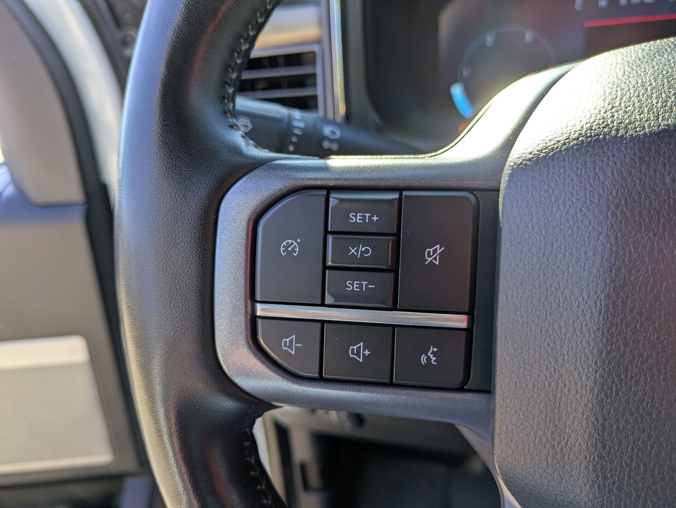 2023 Ford Super Duty F-350 SRW LARIAT