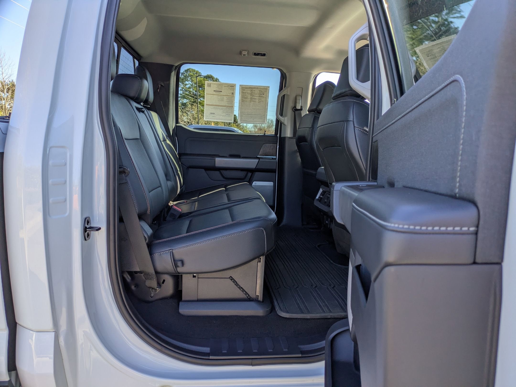 2023 Ford Super Duty F-350 SRW LARIAT