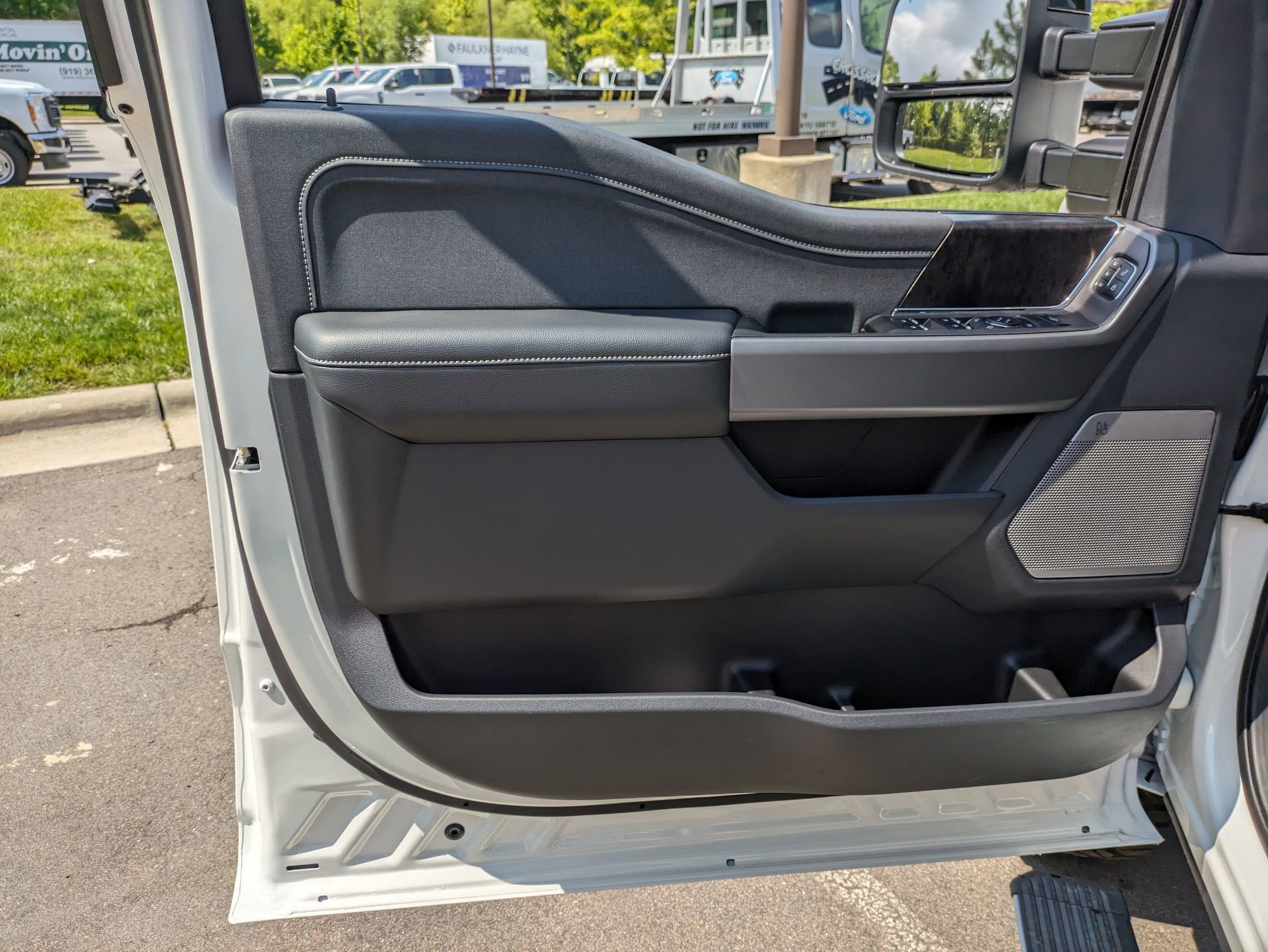 2025 Ford Super Duty F-350 SRW LARIAT