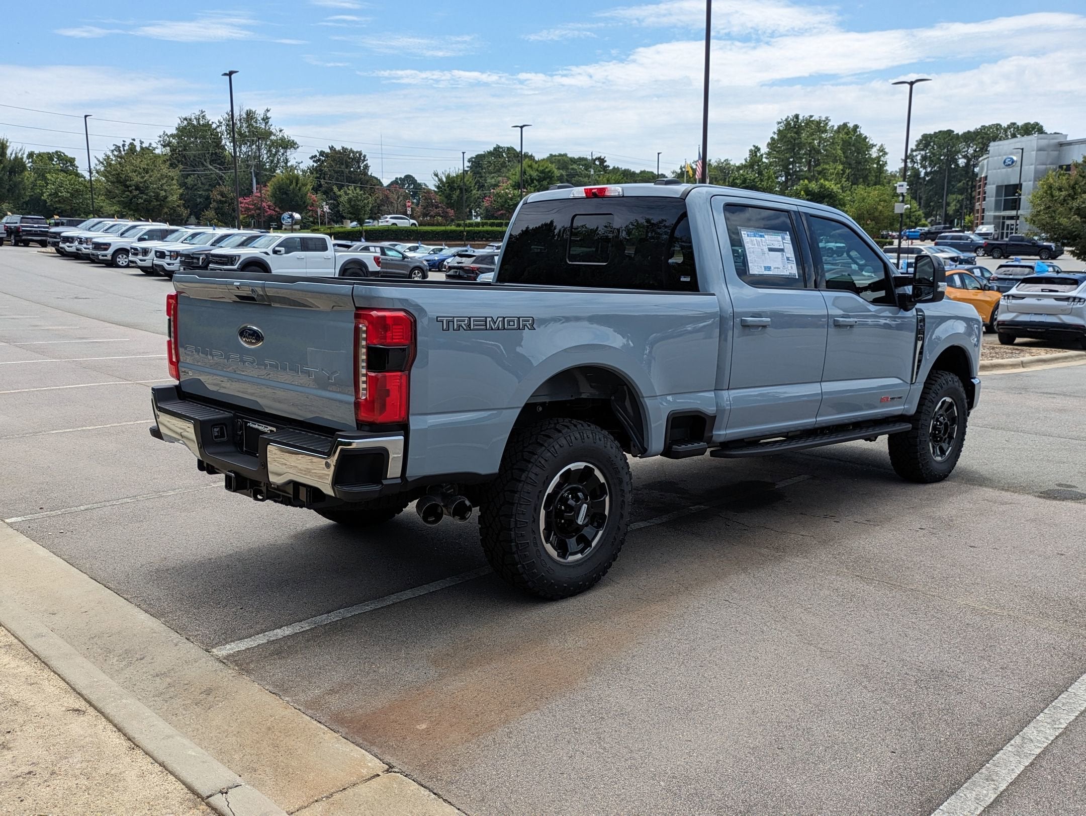 2025 Ford Super Duty F-350 SRW LARIAT