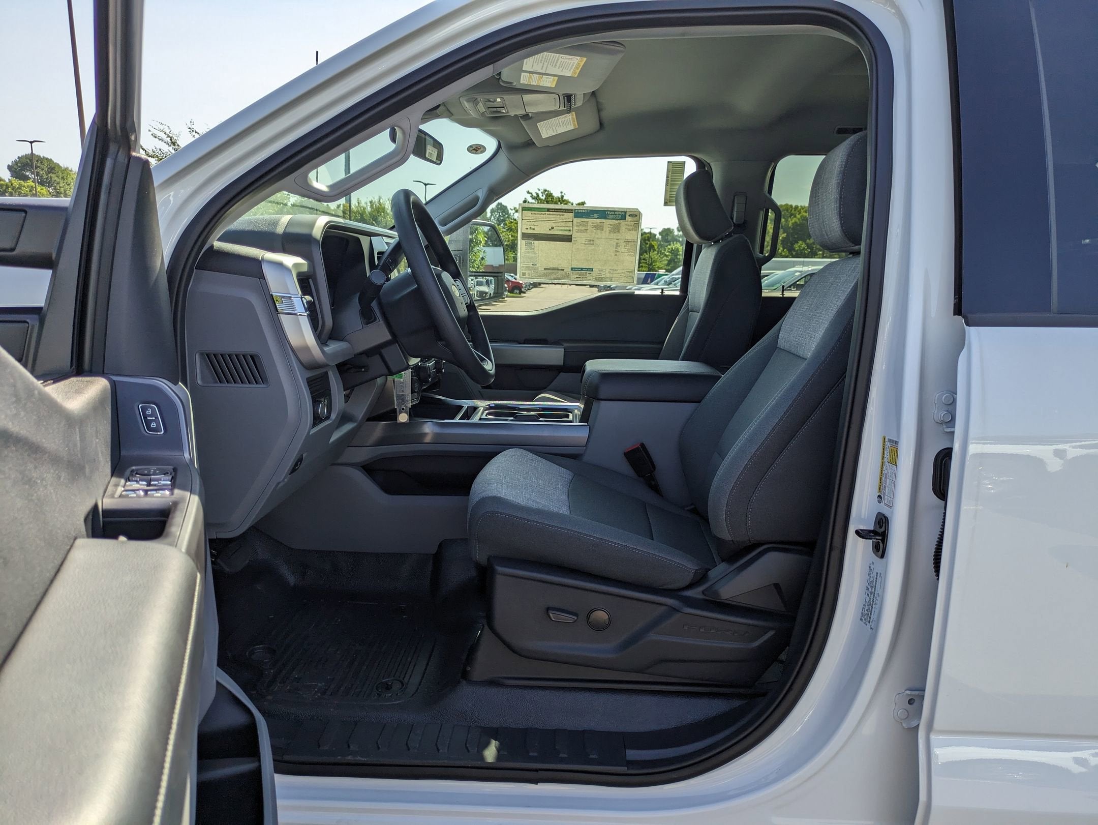 2025 Ford Super Duty F-350 SRW XLT