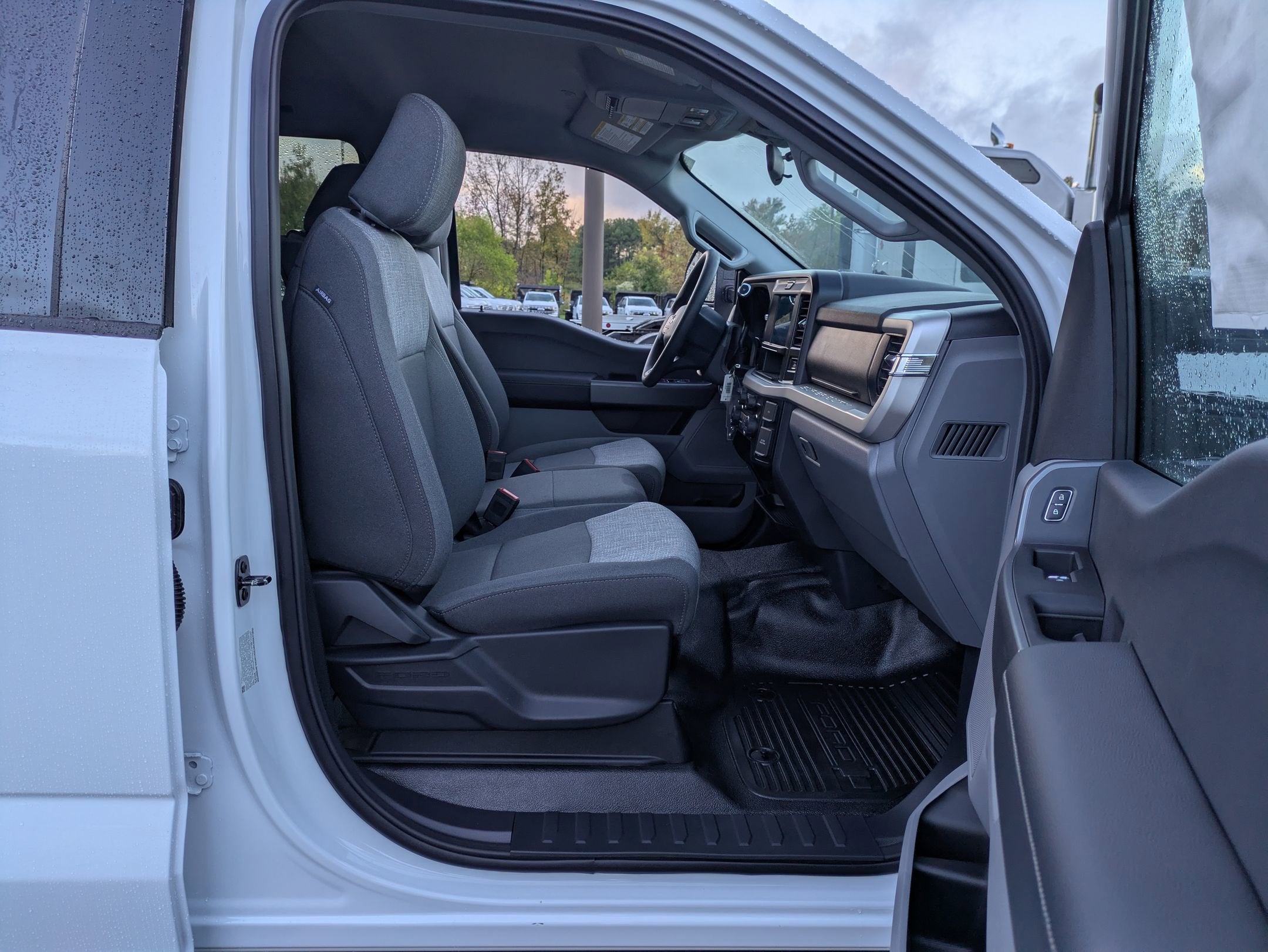 2026 Ford Super Duty F-350 SRW XLT