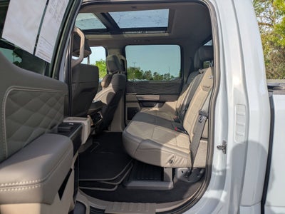 2025 Ford Super Duty F-450 DRW Platinum
