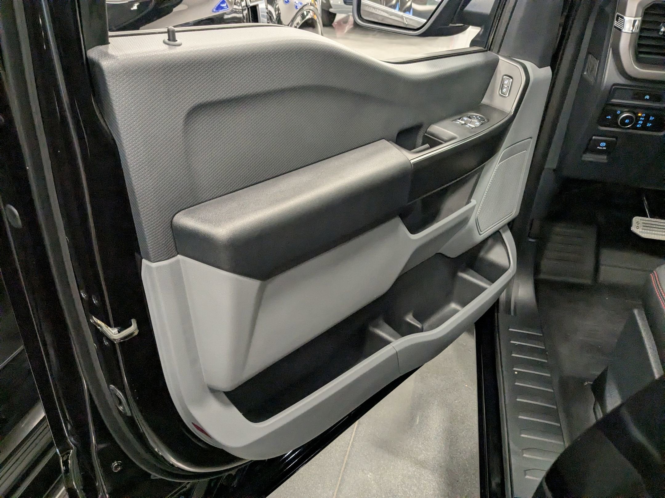 2025 Ford F-150 Saleen XL