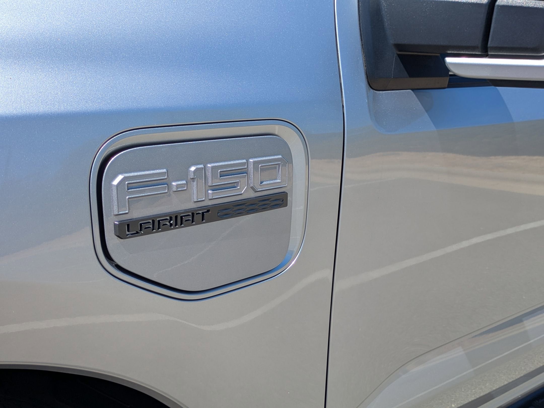 2023 Ford F-150 Lightning LARIAT