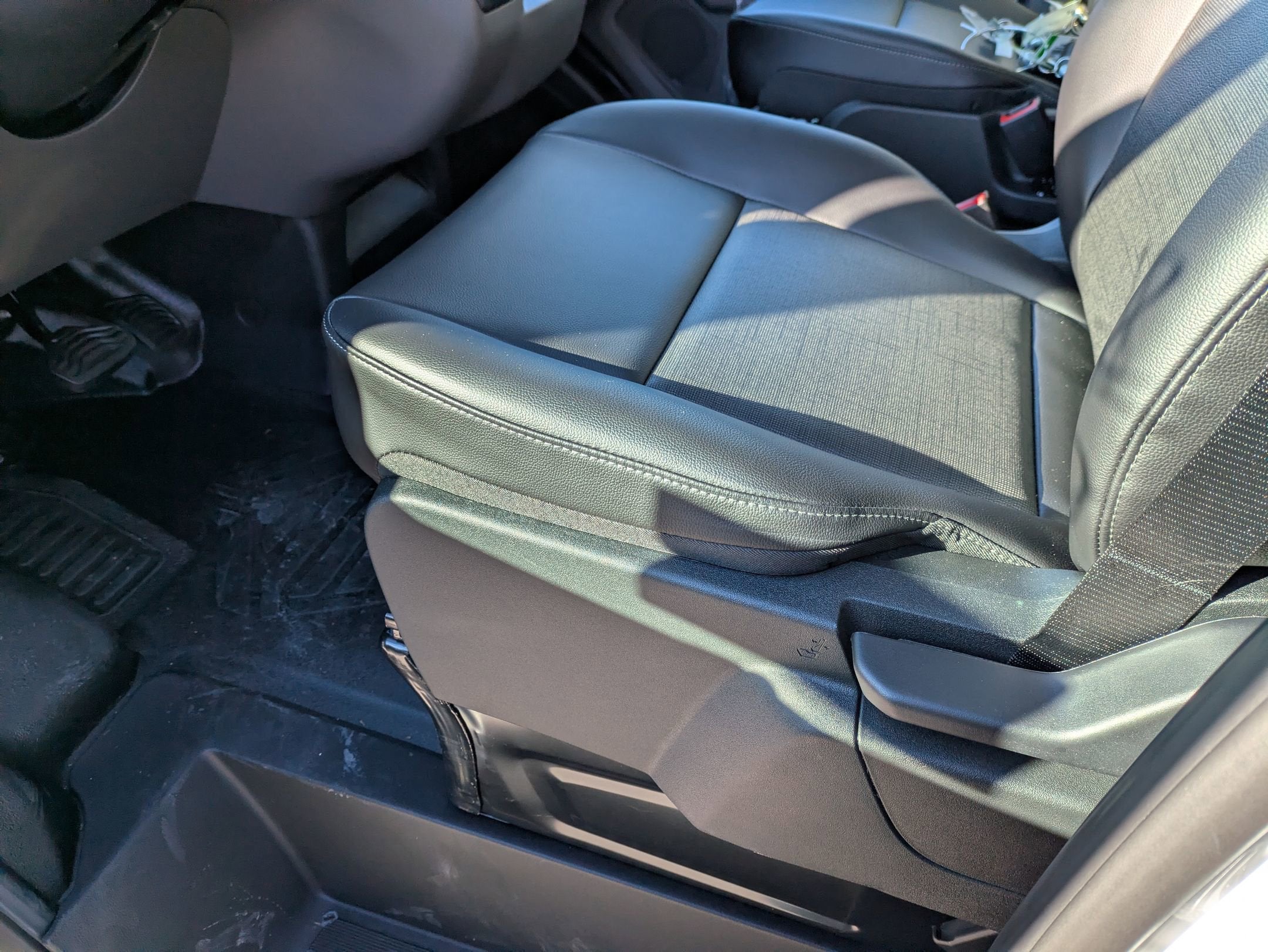 2026 Ford Transit Cargo Van T-150 130" Low Rf 8800 GVWR RWD