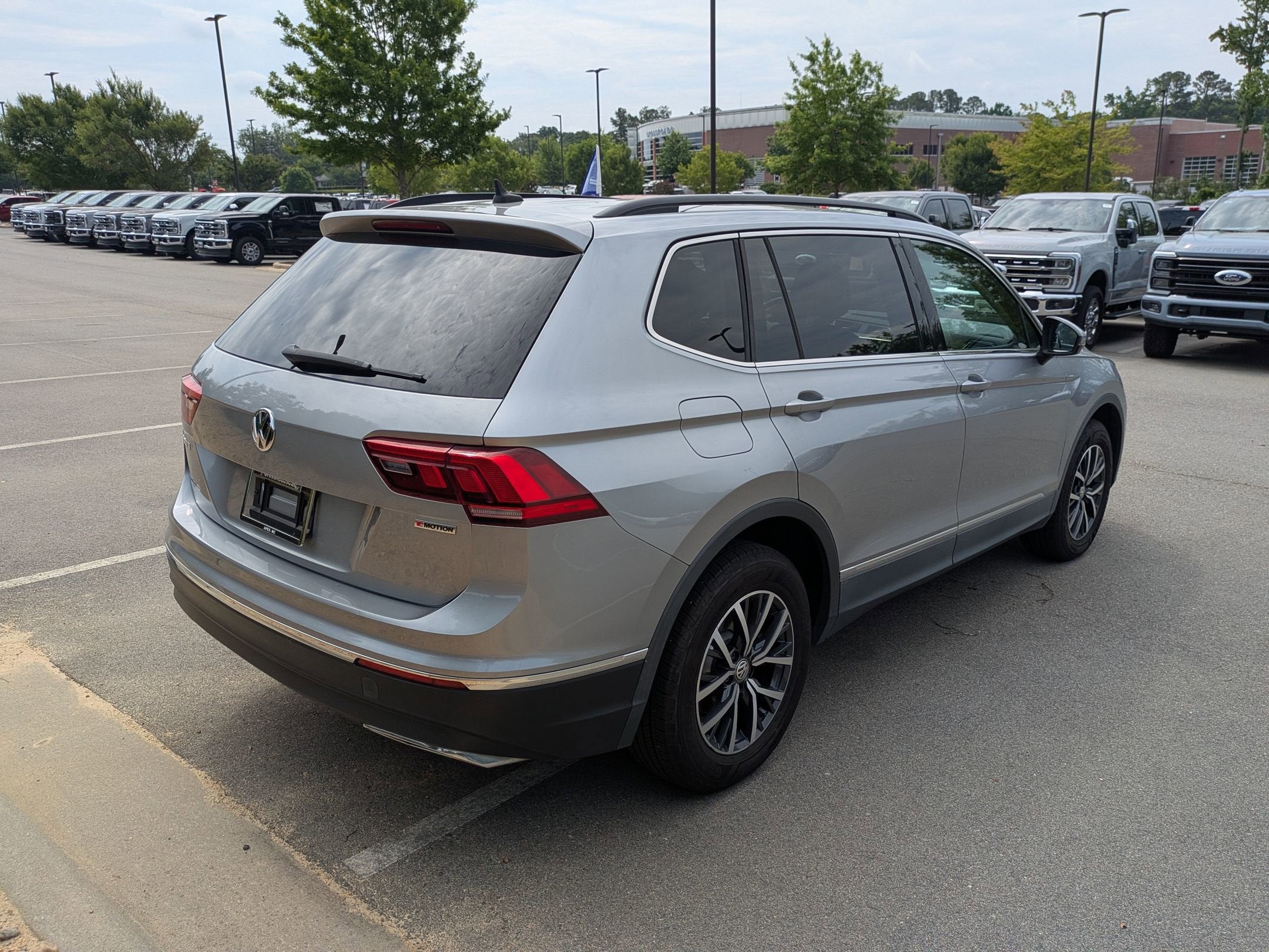 2020 Volkswagen Tiguan SE