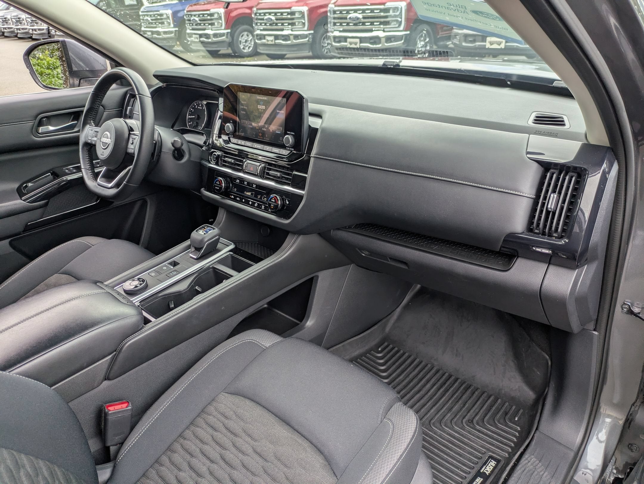 2022 Nissan Pathfinder SV