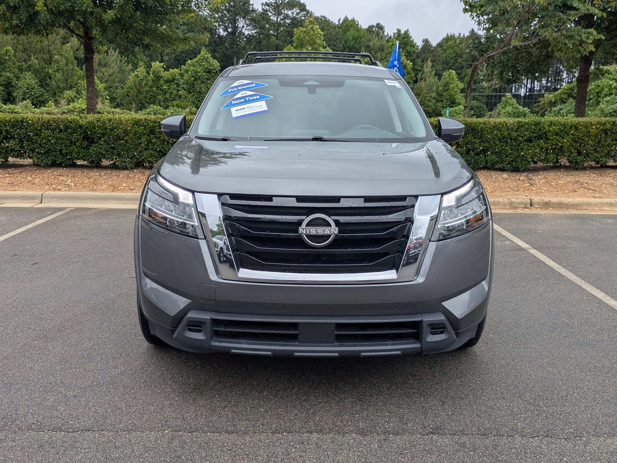 2022 Nissan Pathfinder SV