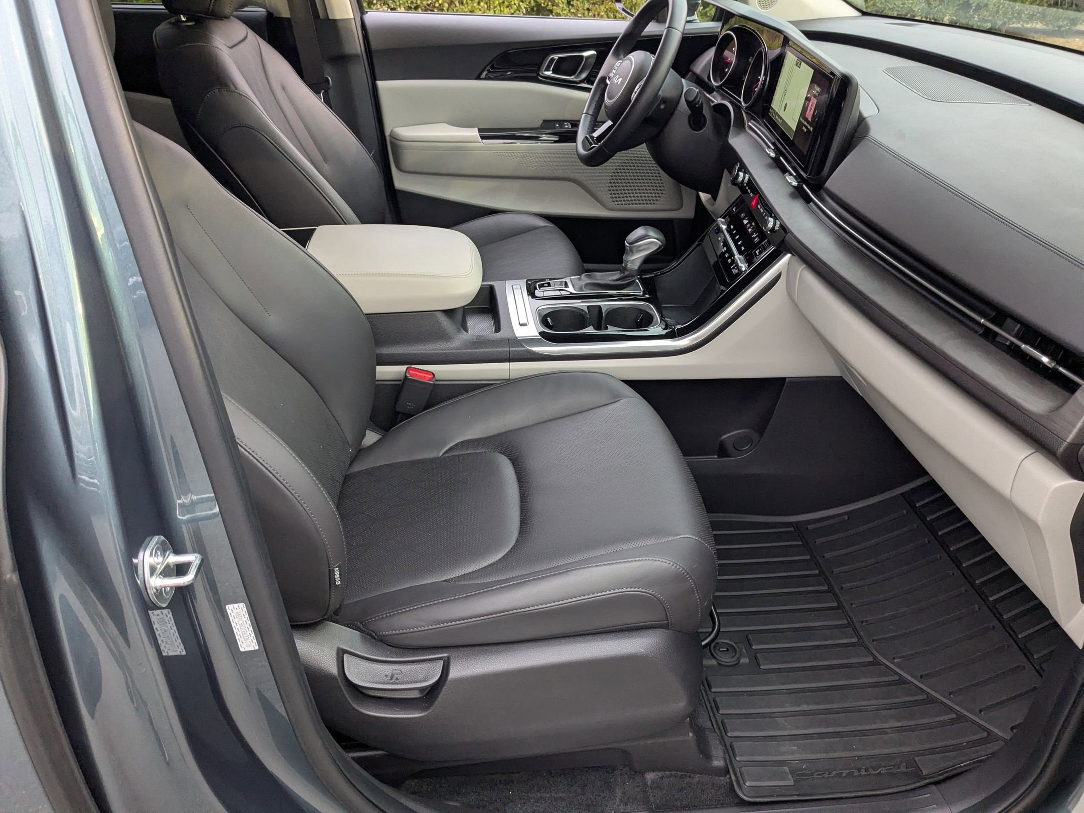 2024 Kia Carnival EX