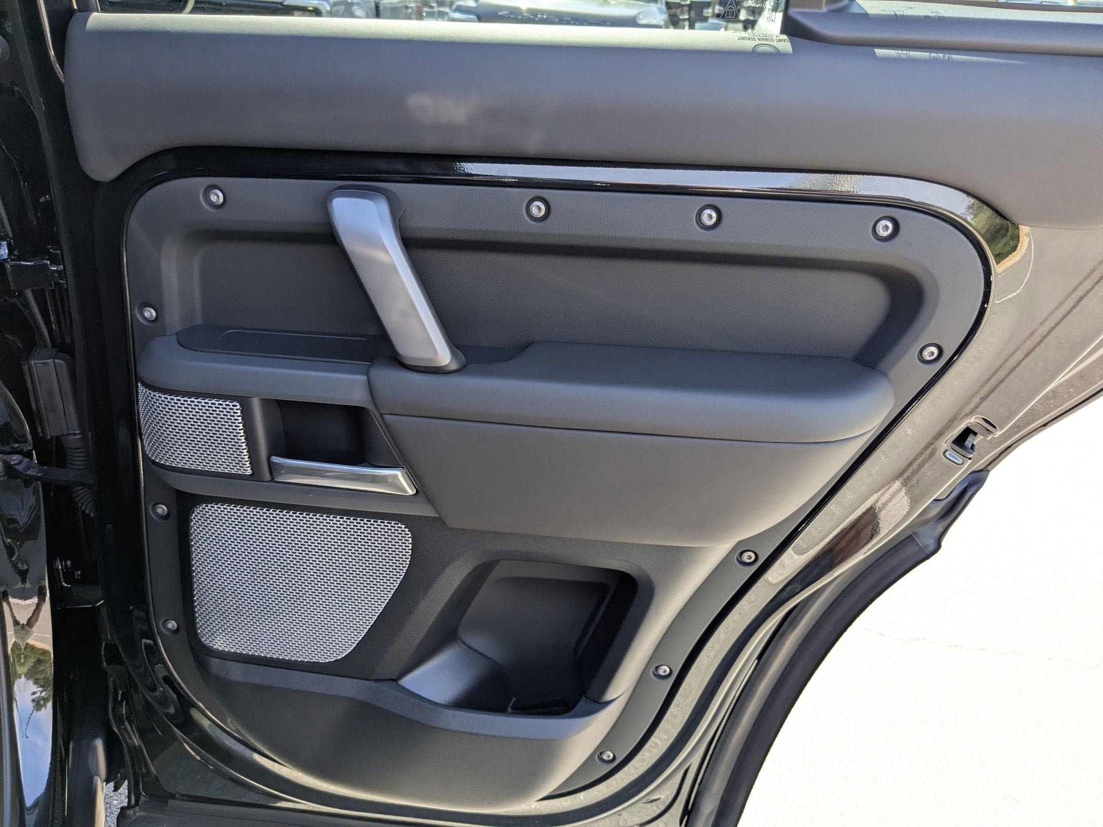 2024 Land Rover Defender X-Dynamic SE