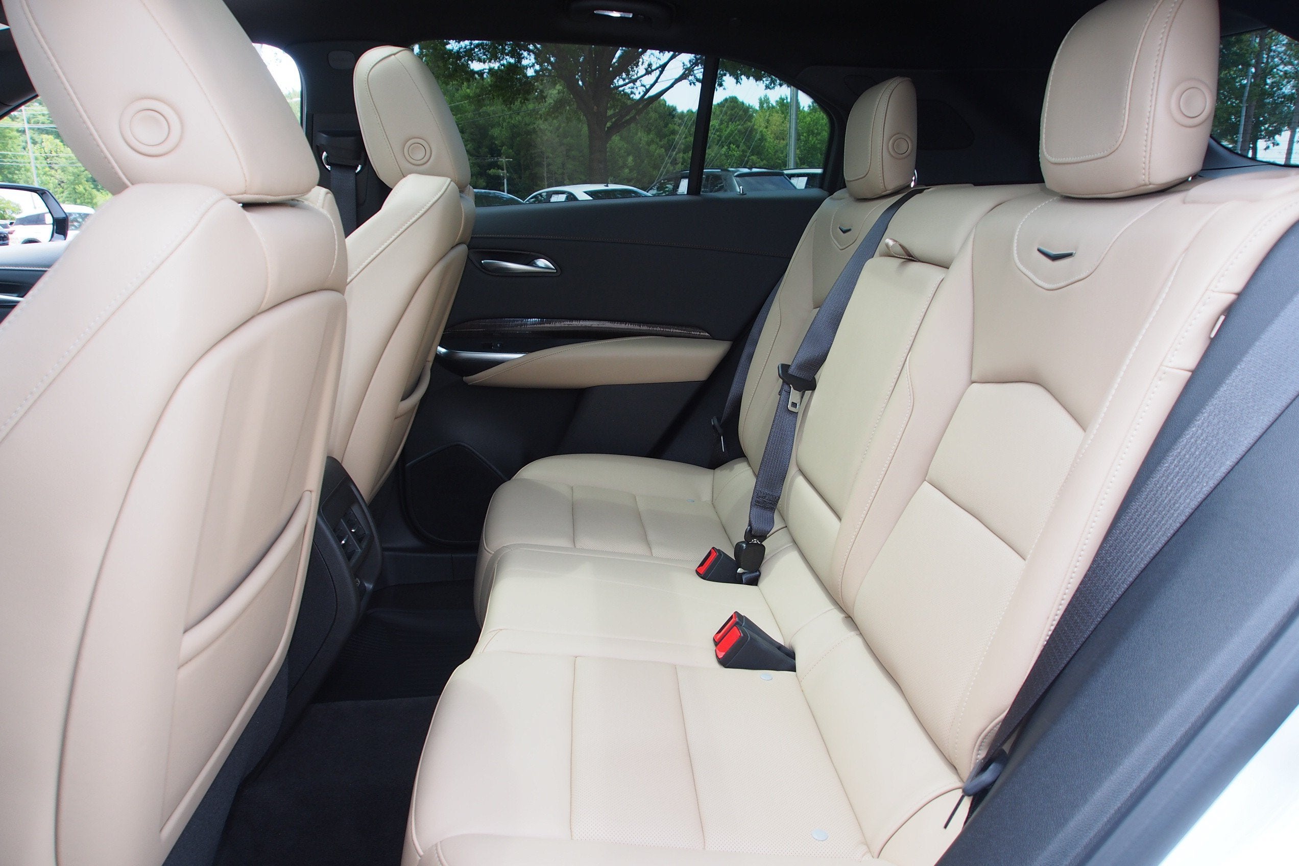 2024 Cadillac XT4 FWD Premium Luxury