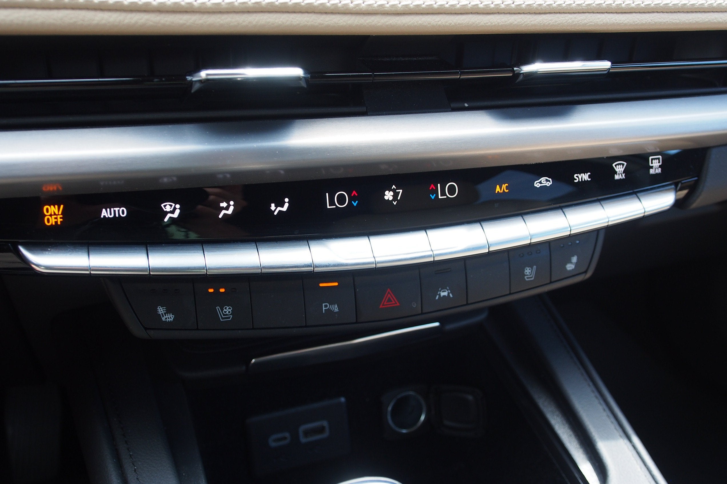 2024 Cadillac XT4 FWD Premium Luxury