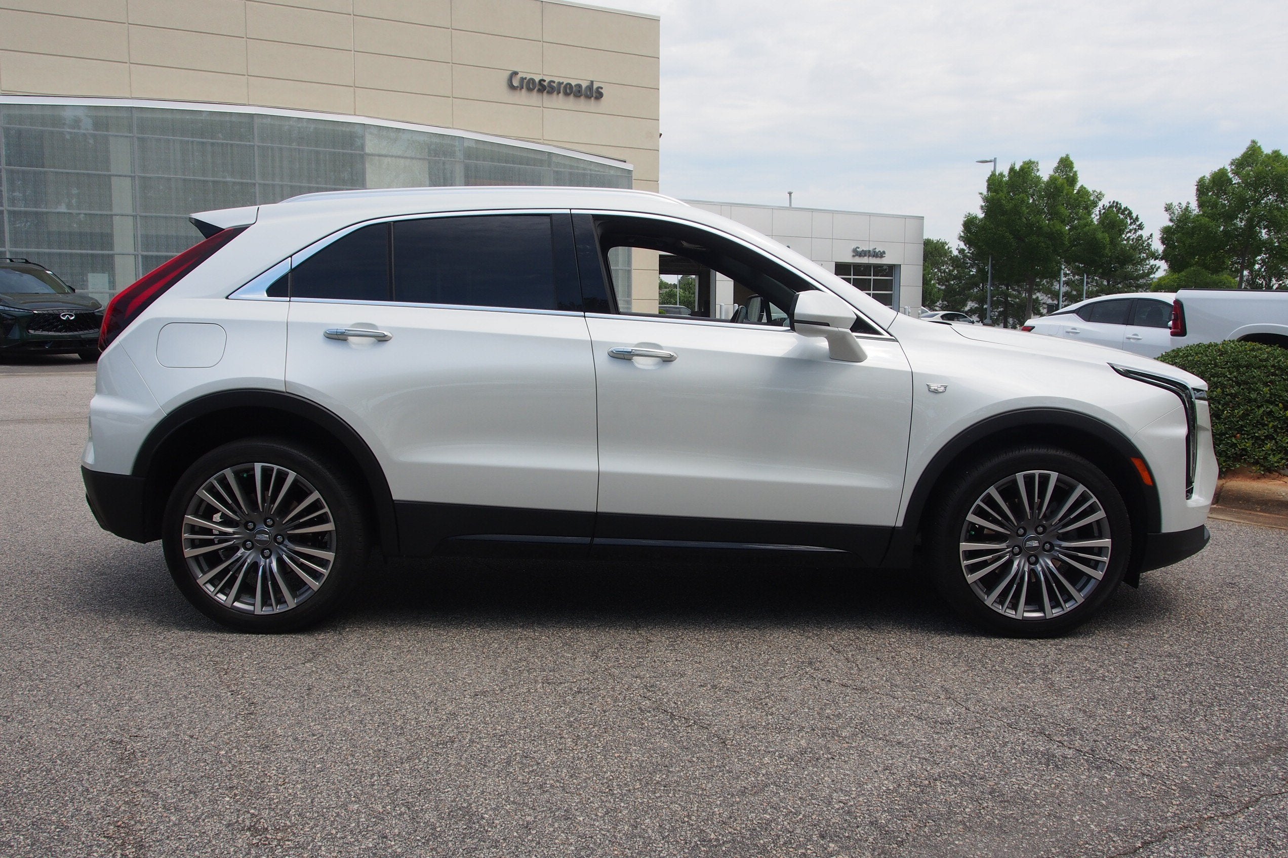 2024 Cadillac XT4 FWD Premium Luxury