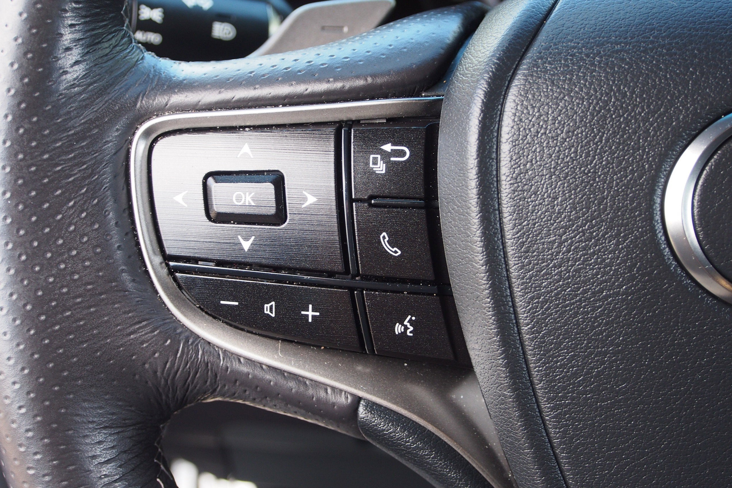 2023 Lexus ES ES 300h F SPORT Handling