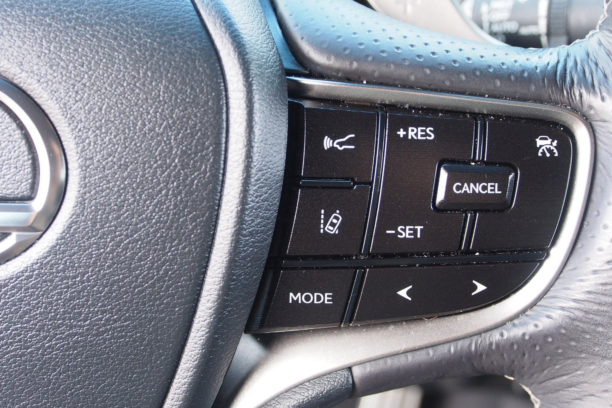 2023 Lexus ES ES 300h F SPORT Handling